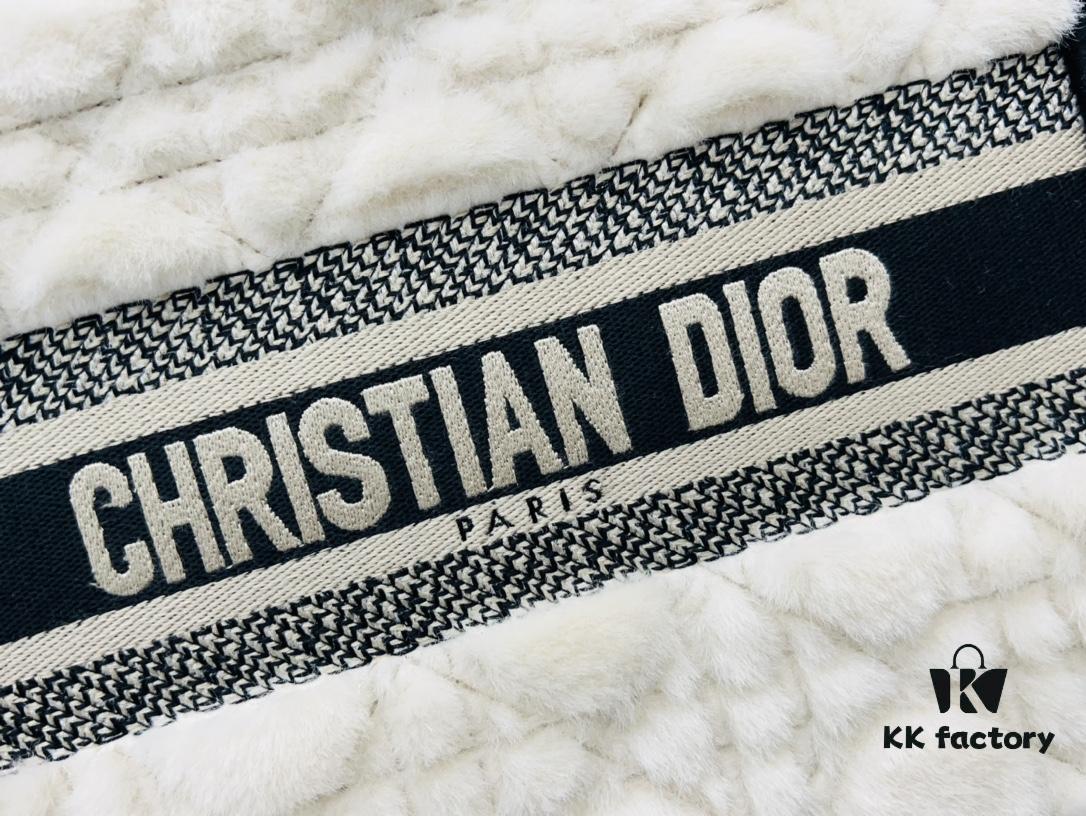 6930a9e16e68136f4d9aca03 Authentic Thick Fabric Warning ️ Small Size White Fur is Black 【Book Tote】