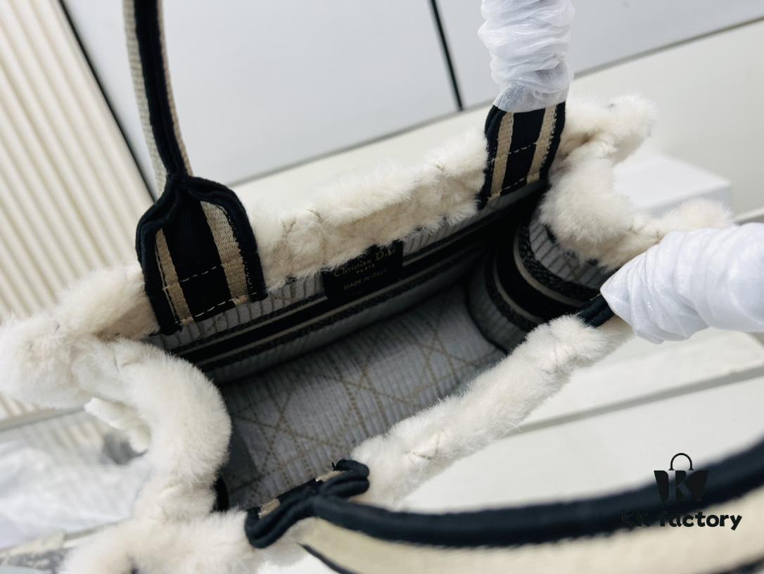 6930a9e26e68136f4d9aca04 Authentic Thick Fabric Warning ️ Small Size White Fur is Black 【Book Tote】