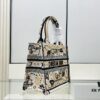 Authentic Thick Fabric Warning  ️ Small Apricot Butterfly [Book Tote]