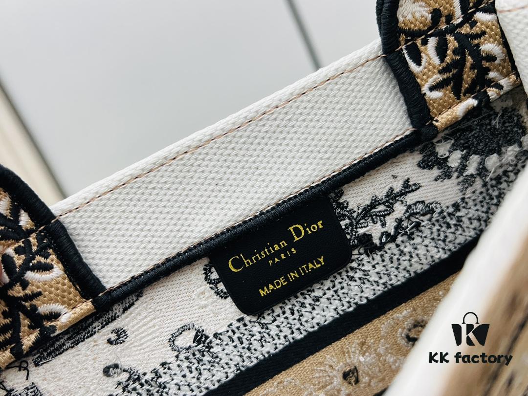 Authentic Thick Fabric Warning  ️ Small Apricot Butterfly [Book Tote]