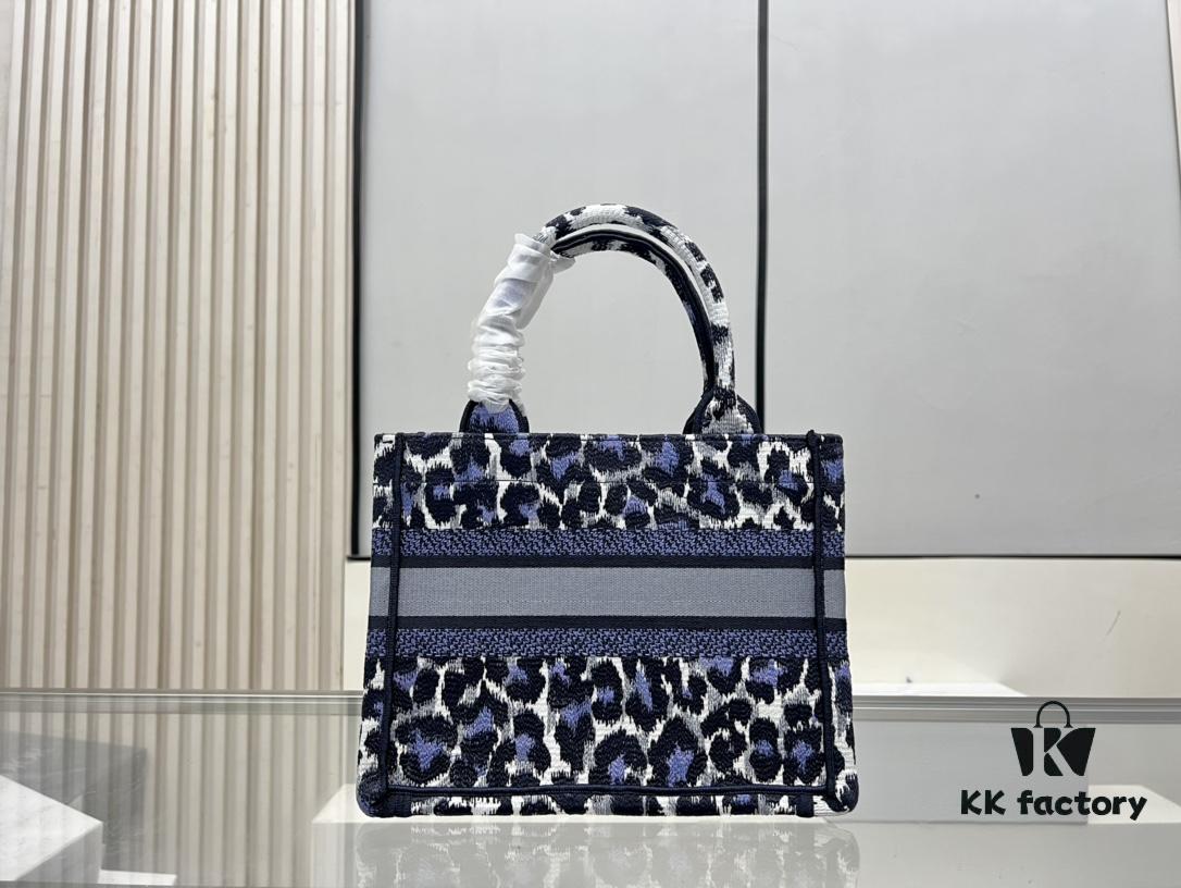 6930a9f56e68136f4d9aca2d Authentic Thick Fabric ️ Small Purple Leopard Print 'Book Tote'
