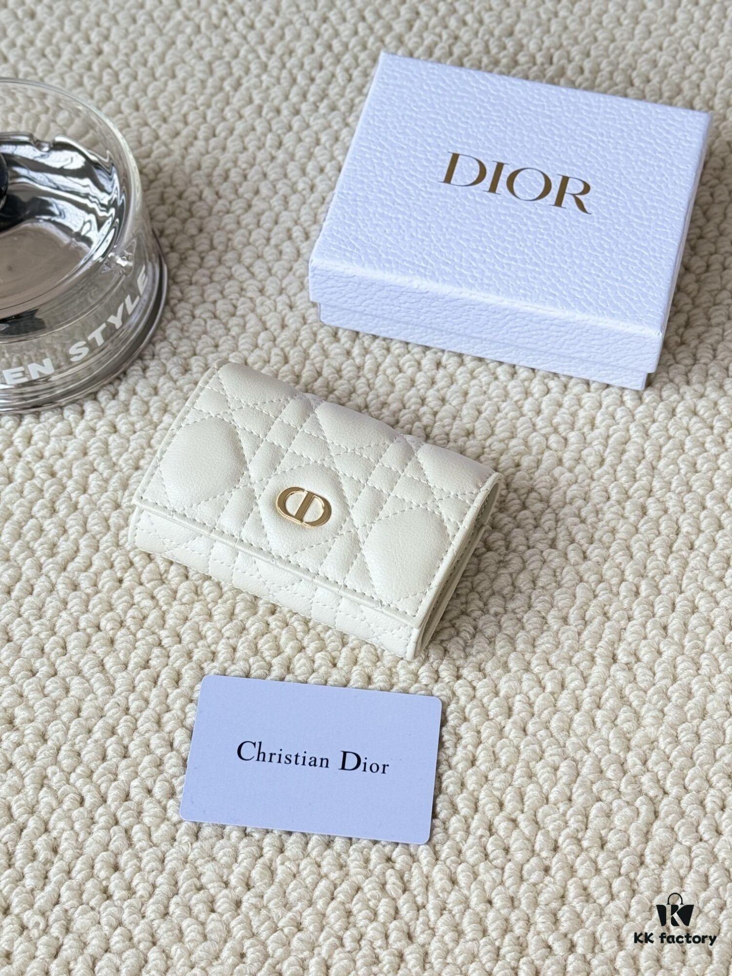 6930aa066e68136f4d9aca51 Dio Caro Card Holder and 30 Montaigne Glycine Wallet