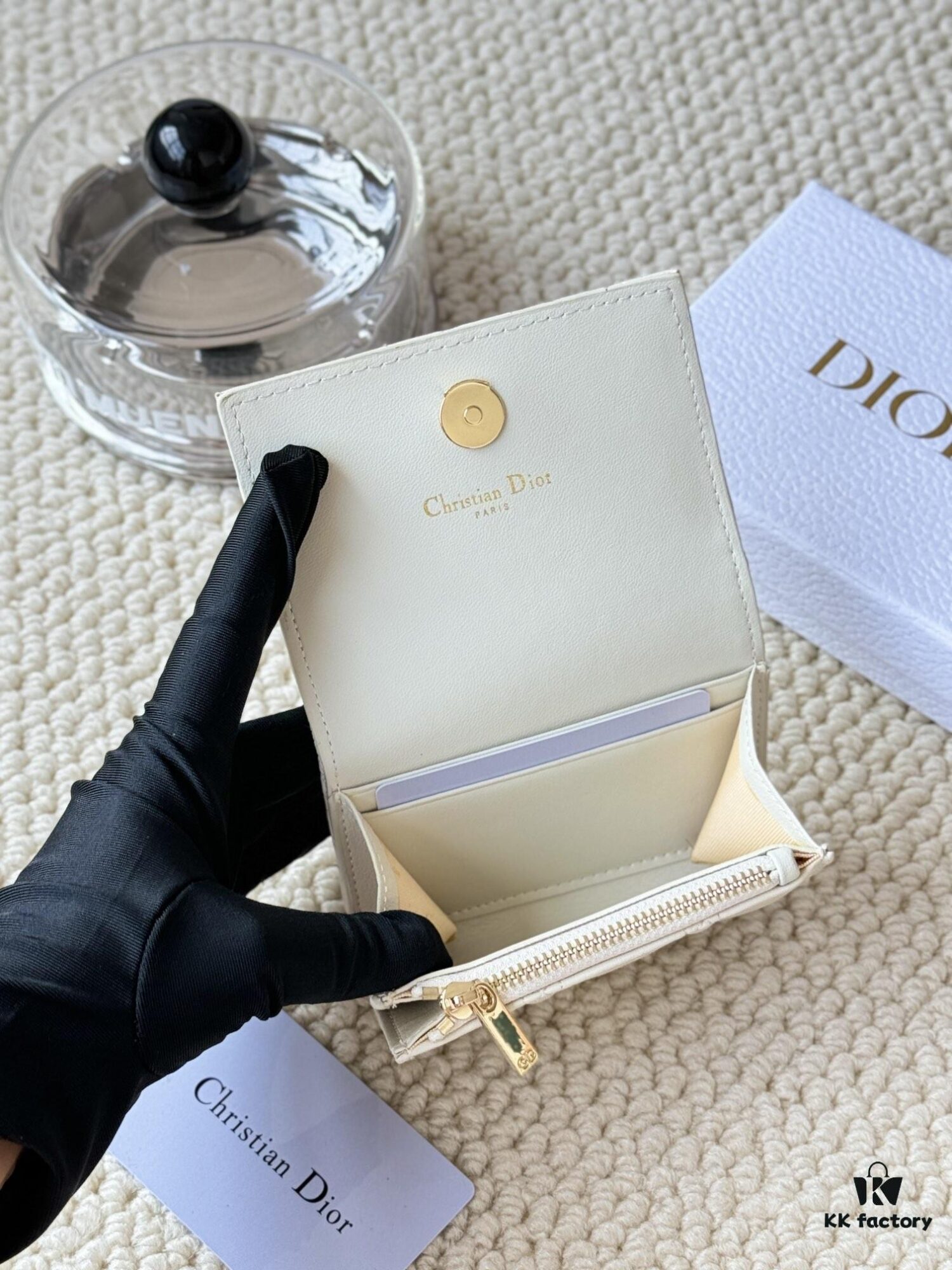 6930aa066e68136f4d9aca53 Dio Caro Card Holder and 30 Montaigne Glycine Wallet