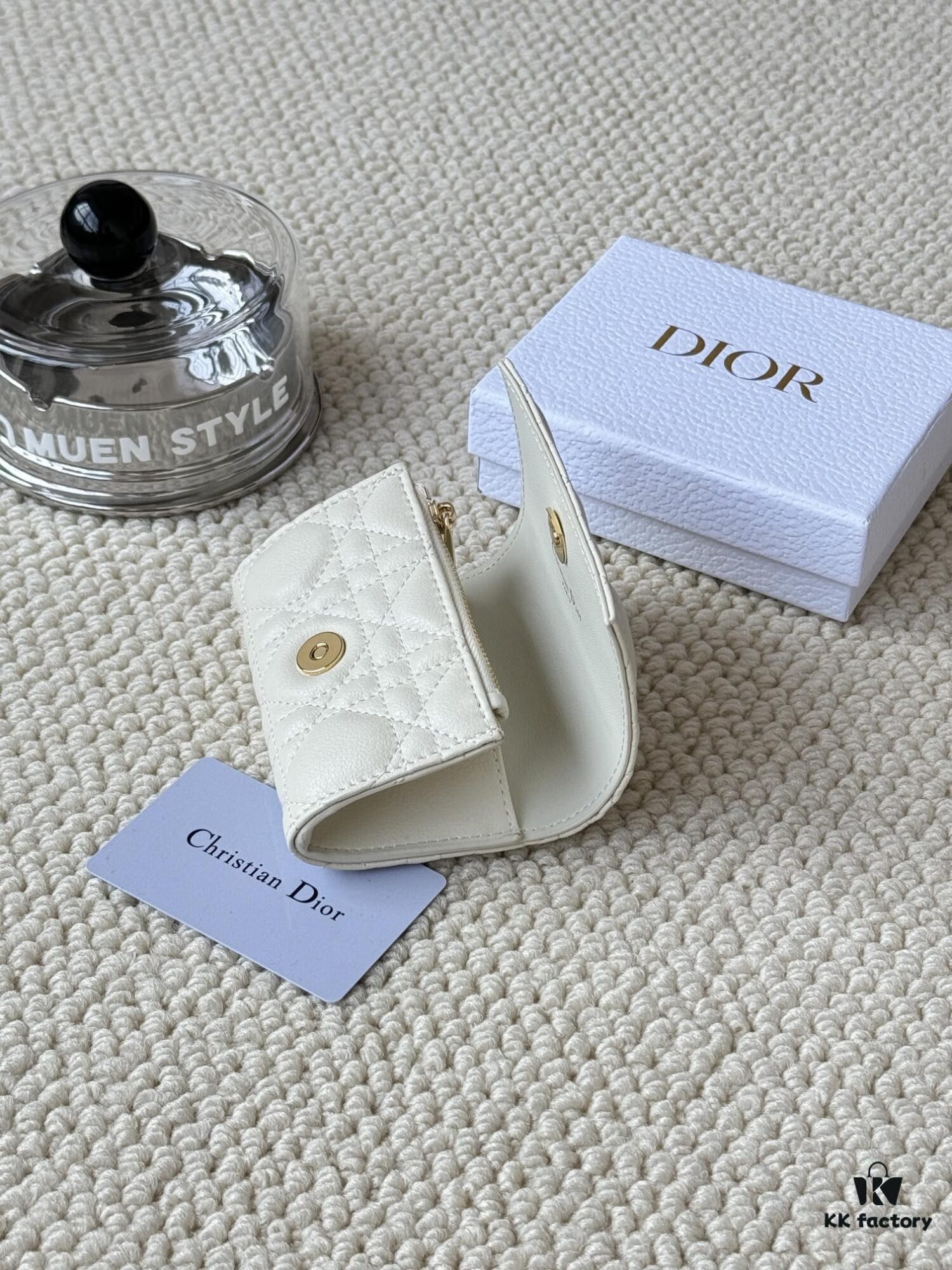 6930aa066e68136f4d9aca54 Dio Caro Card Holder and 30 Montaigne Glycine Wallet