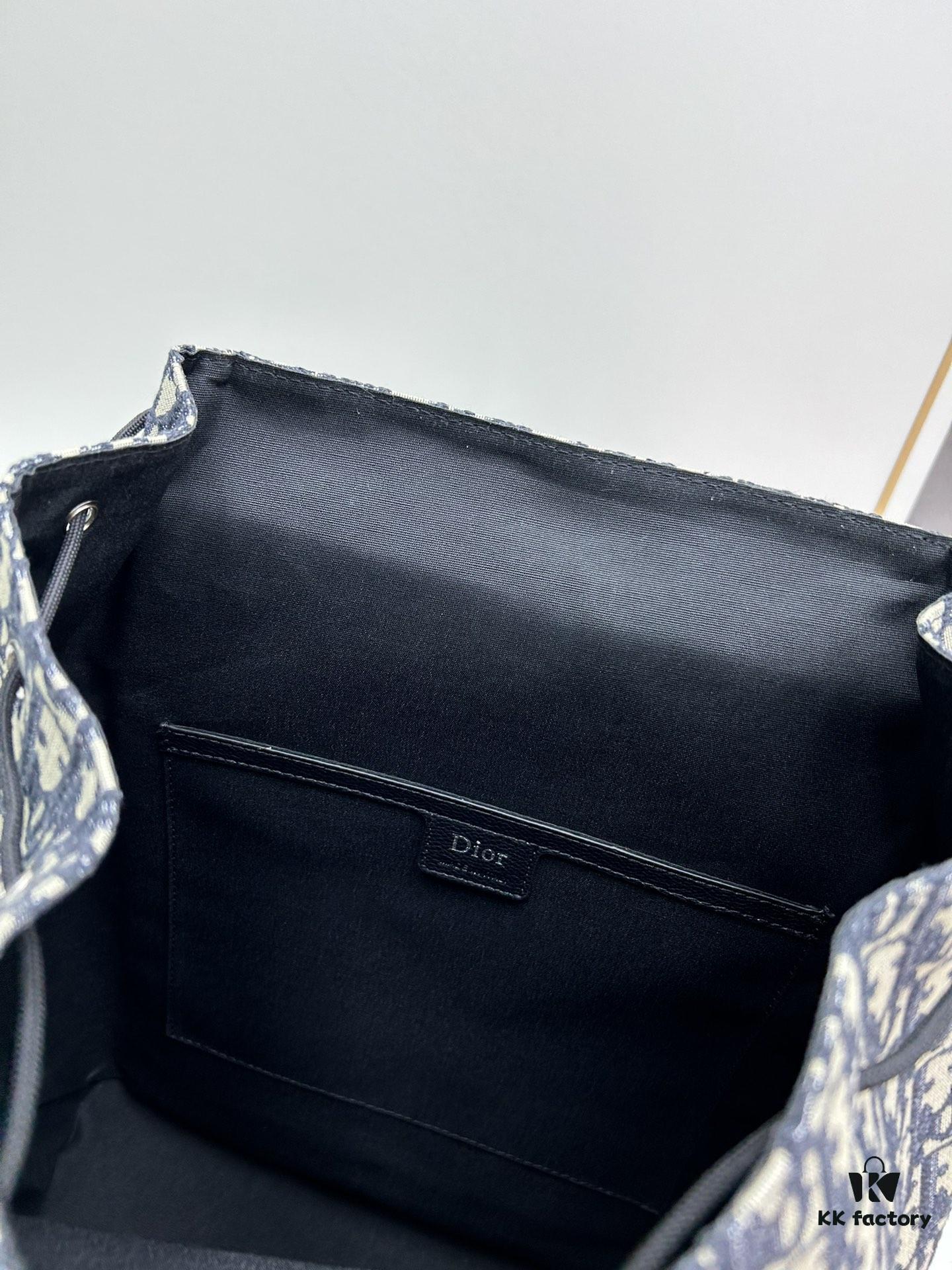 6930aa556e68136f4d9acaf5 Elegant Motion Backpack in Beige and Black Oblique Print