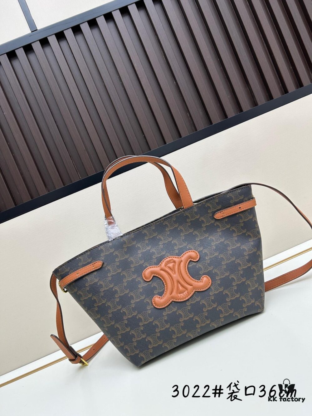6930ab546e68136f4d9acca7 Celine Triumph Tote Bag