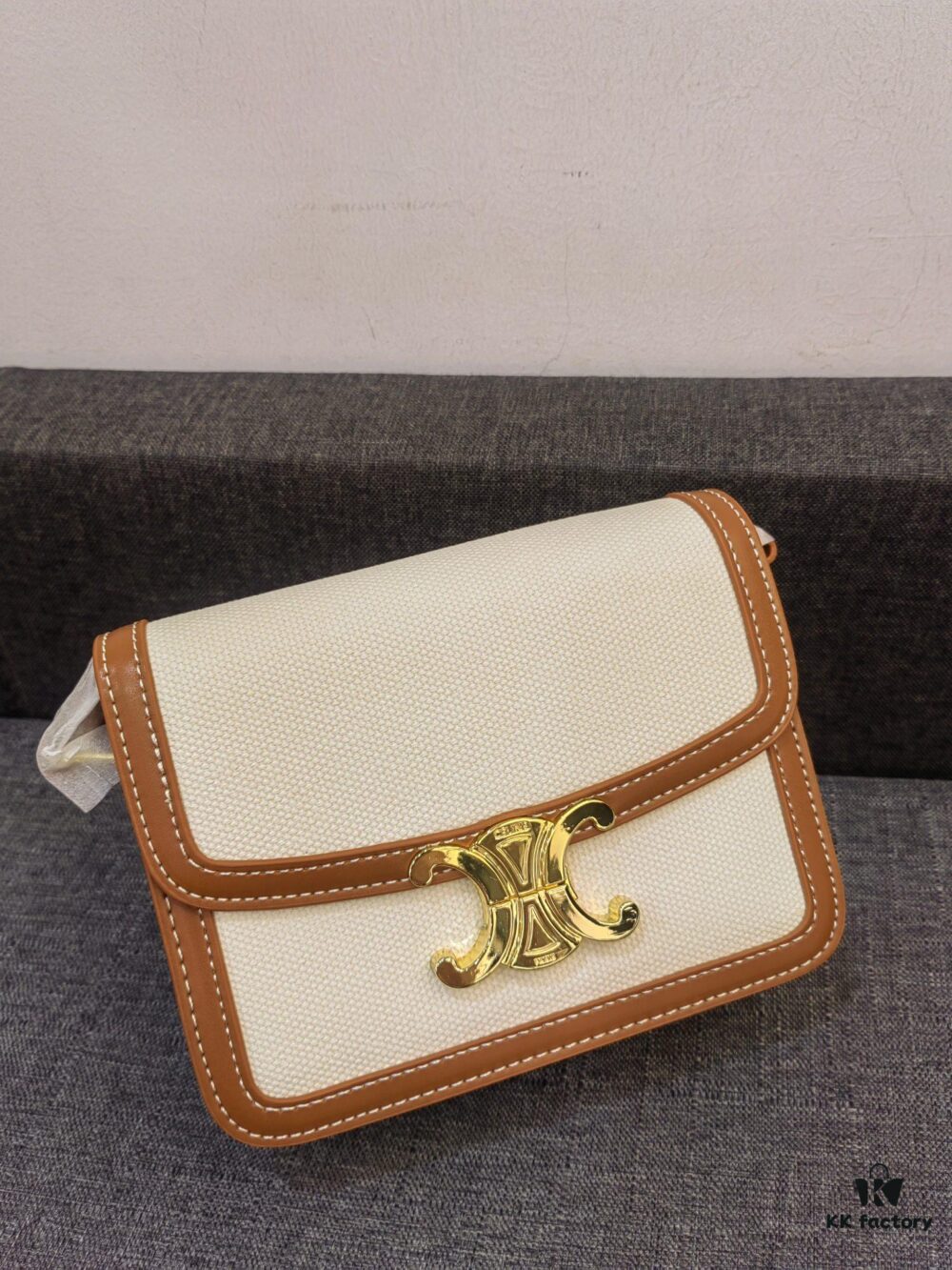 6930ab7f6e68136f4d9accf1 CELINE Triomphe Arch Square Bag BOX TEEN Shoulder Bag Vintage Women's Single-shoulder Crossbody Bag