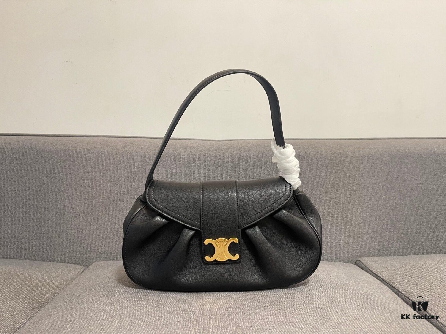 6930ab9b6e68136f4d9acd28 New Arrival A CELINE Spring/Summer Collection Polly Bag