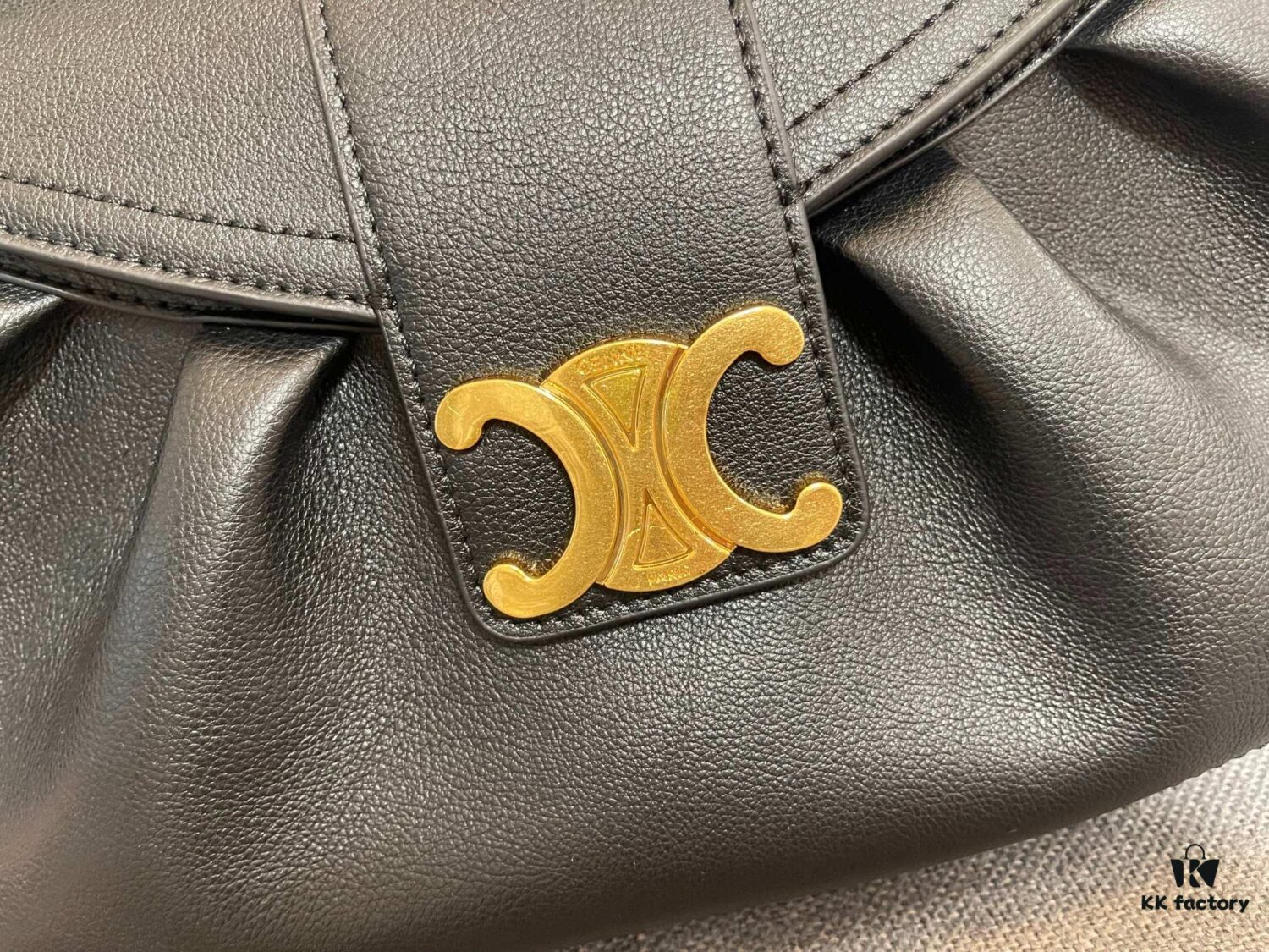 6930ab9d6e68136f4d9acd2c New Arrival A CELINE Spring/Summer Collection Polly Bag