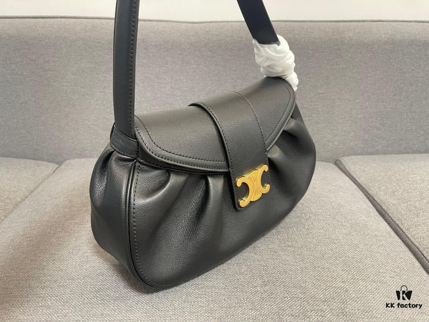 6930ab9d6e68136f4d9acd2e New Arrival A CELINE Spring/Summer Collection Polly Bag