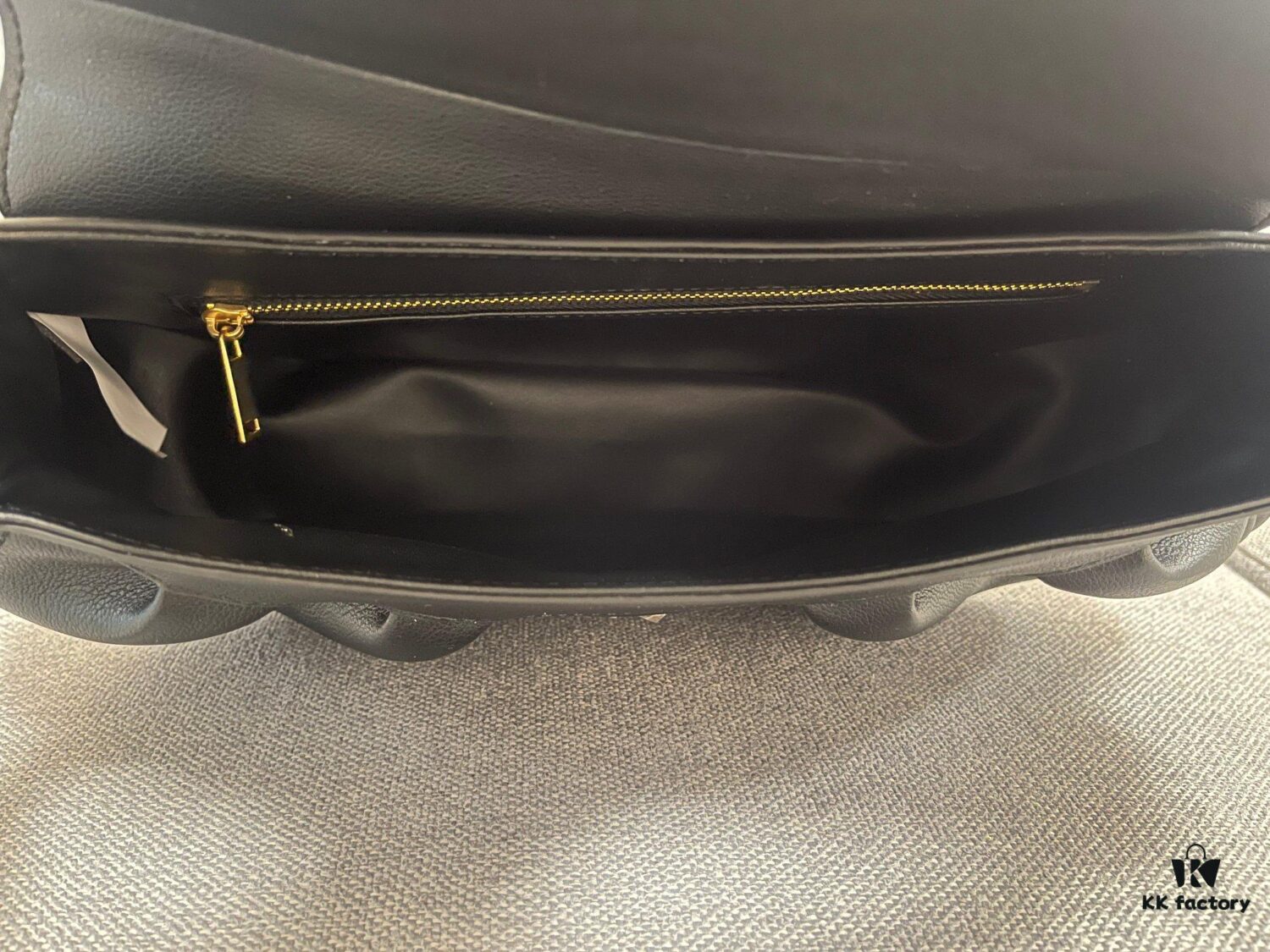 6930ab9f6e68136f4d9acd2f New Arrival A CELINE Spring/Summer Collection Polly Bag
