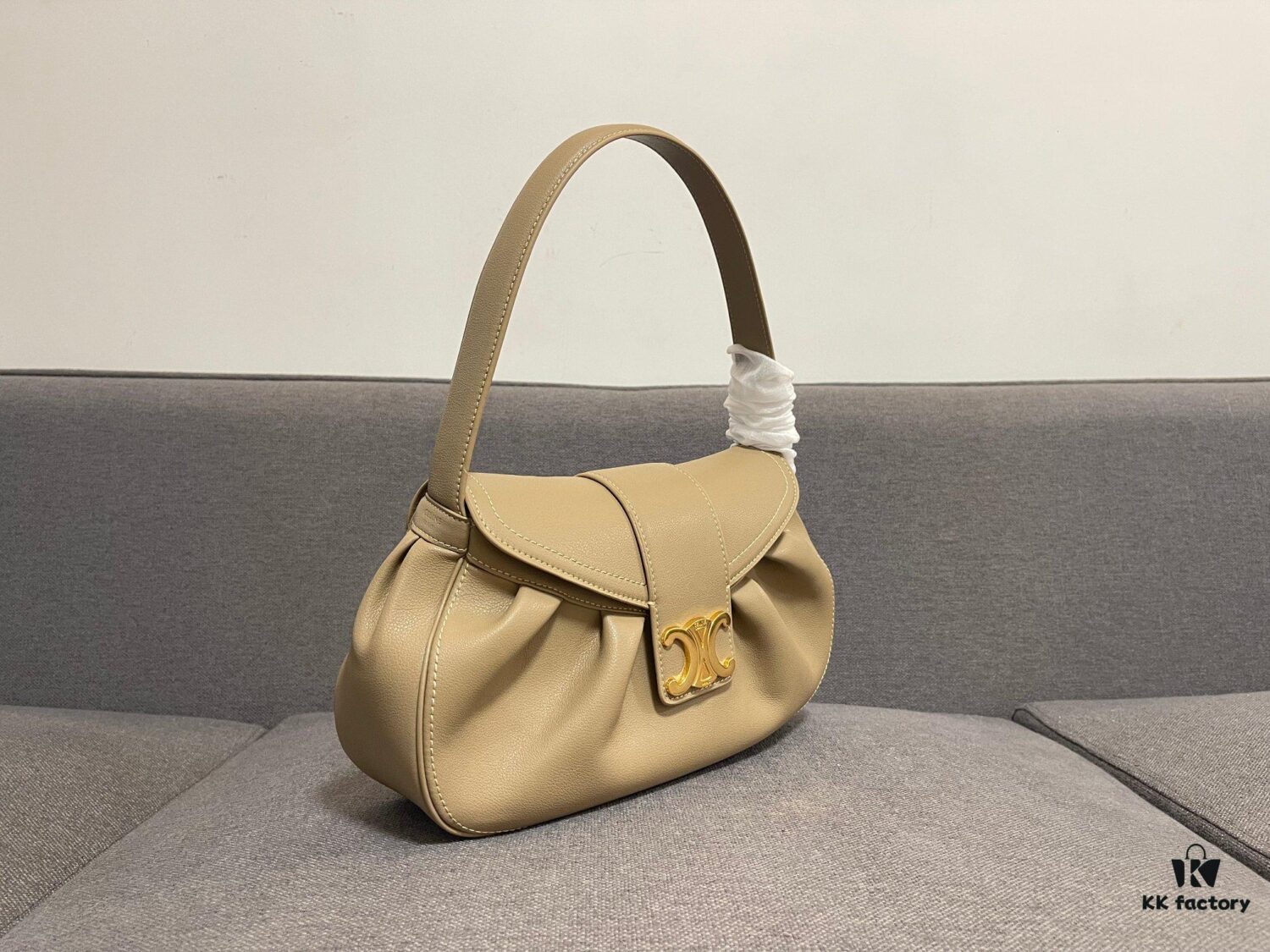 6930aba26e68136f4d9acd32 New Arrival A CELINE Spring/Summer Collection Polly Bag