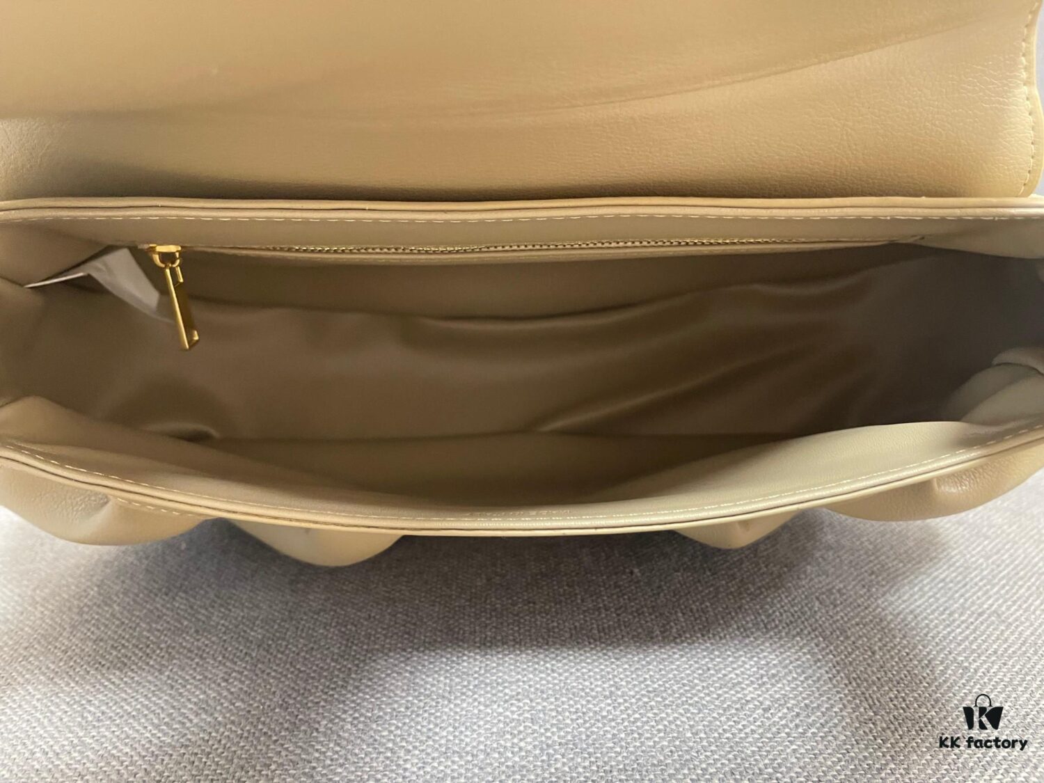 6930aba46e68136f4d9acd38 New Arrival A CELINE Spring/Summer Collection Polly Bag