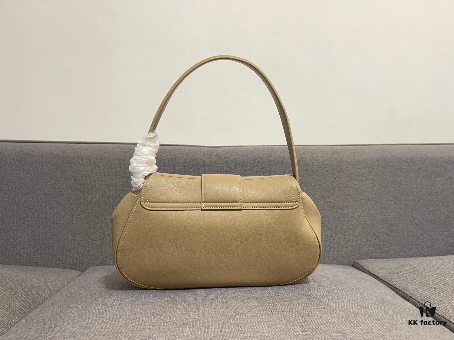 6930aba46e68136f4d9acd39 New Arrival A CELINE Spring/Summer Collection Polly Bag