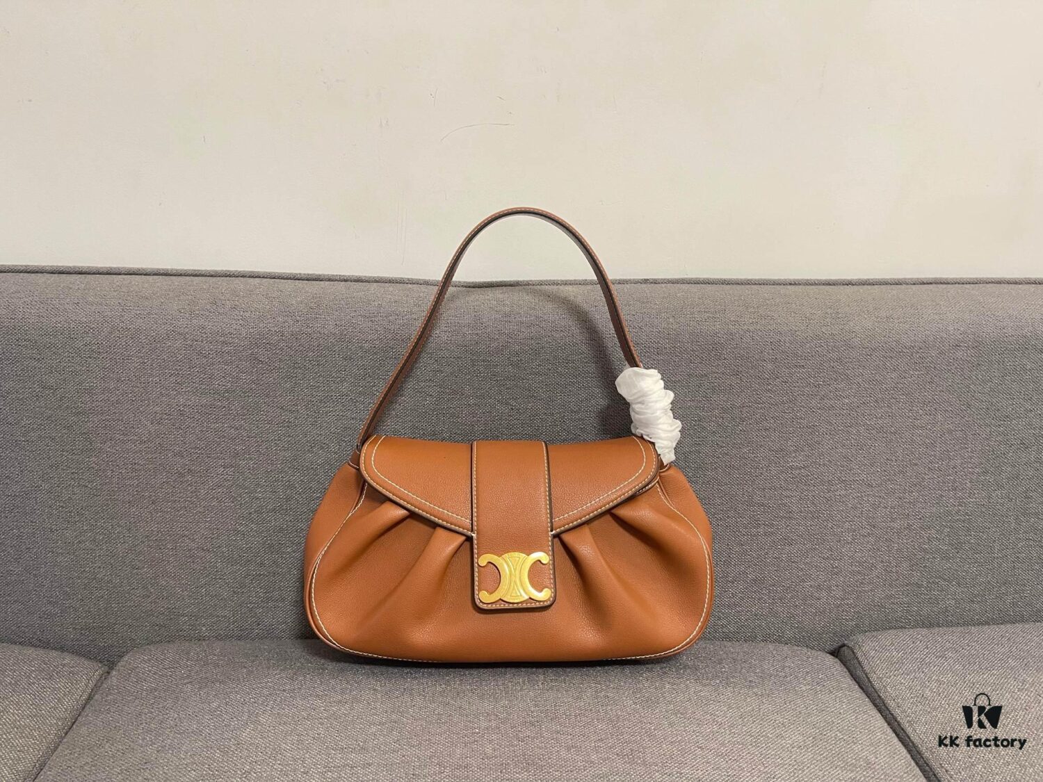 6930aba86e68136f4d9acd3c Top-Grade Cowhide CELINE New Arrival POLLY Bag