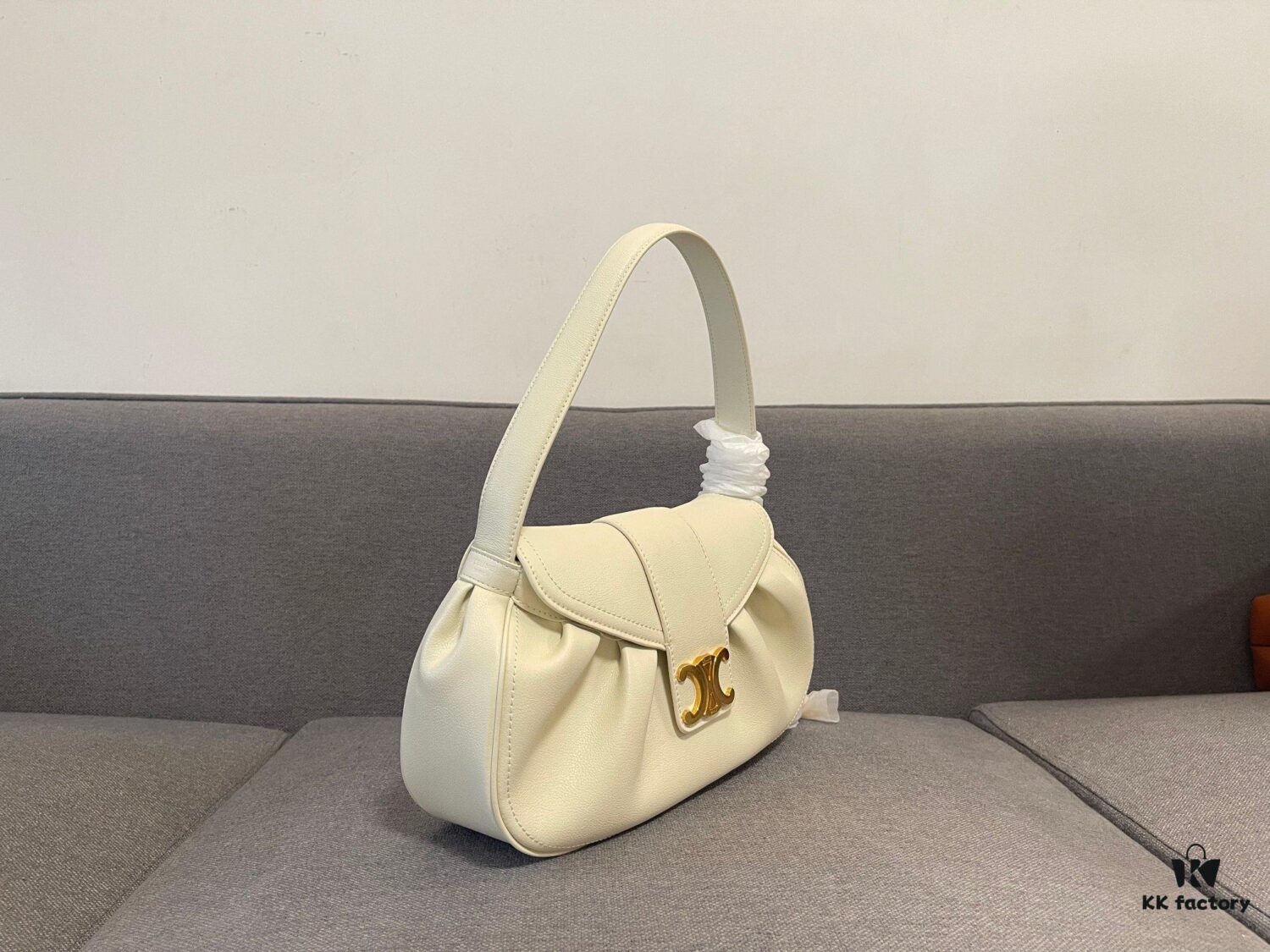 New Arrival A CELINE Spring/Summer Collection Polly Bag