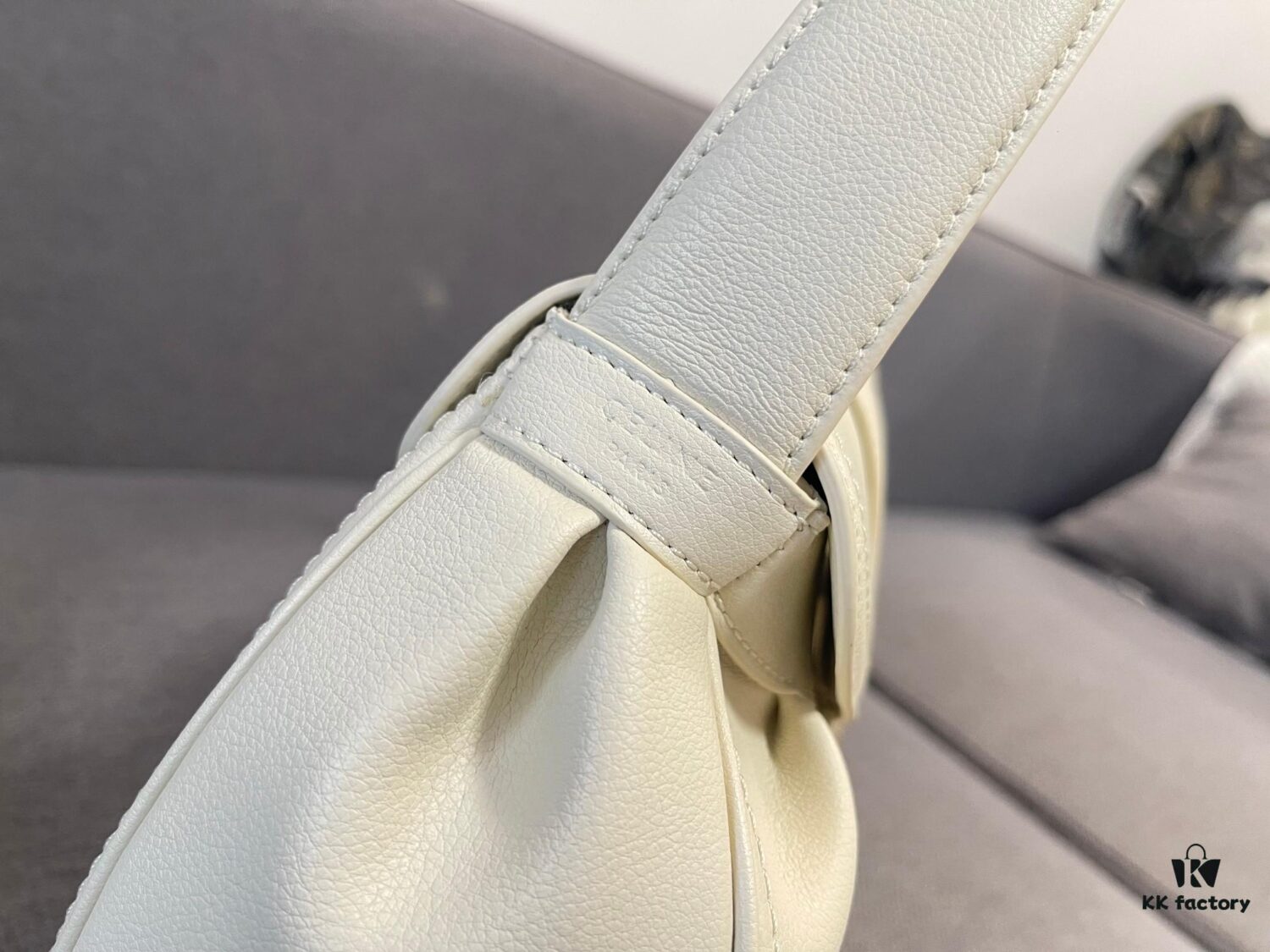 New Arrival A CELINE Spring/Summer Collection Polly Bag