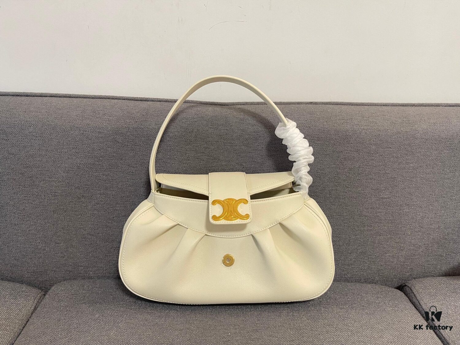 New Arrival A CELINE Spring/Summer Collection Polly Bag
