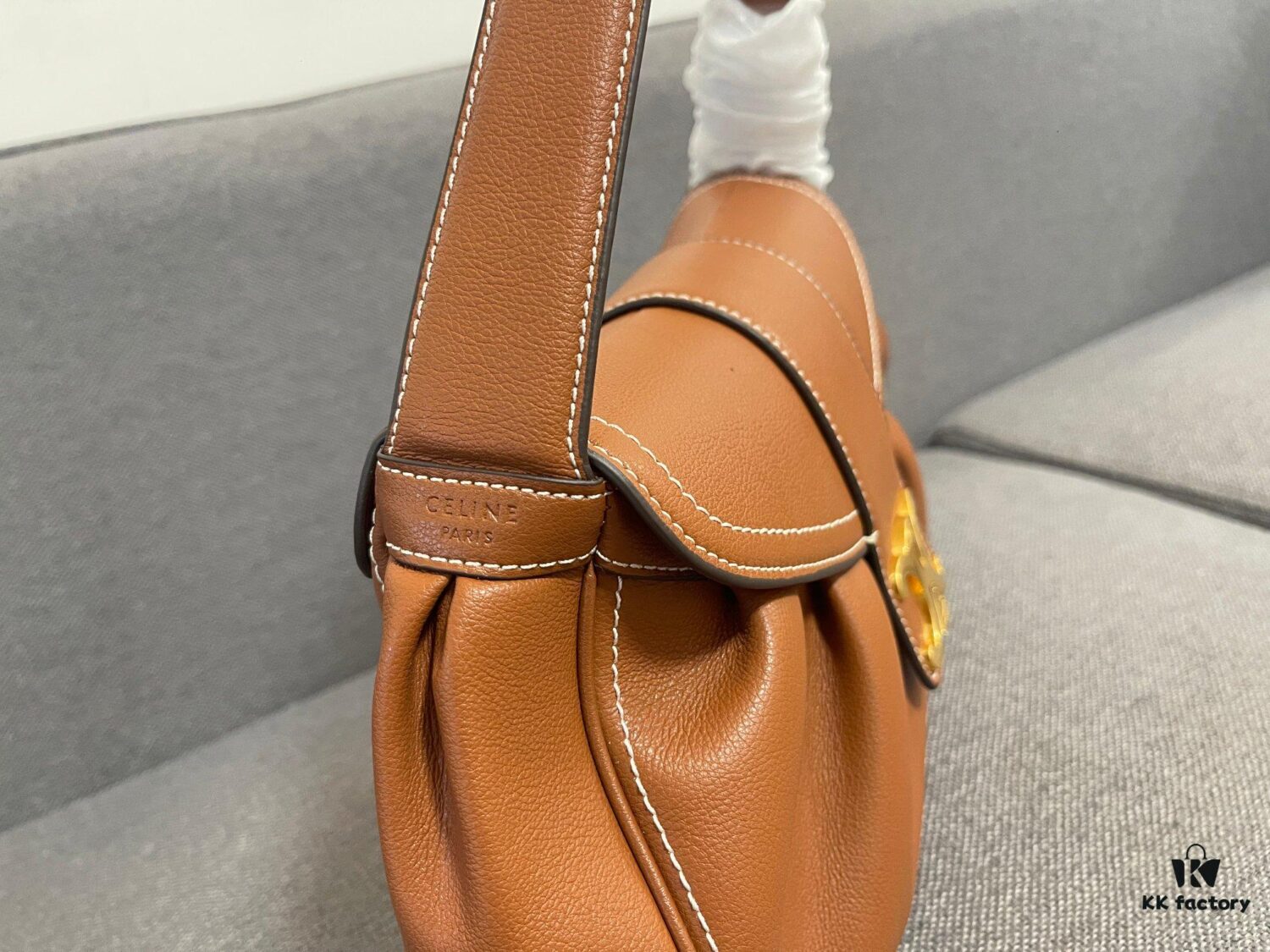 6930abb46e68136f4d9acd51 Top-Grade Cowhide CELINE New Arrival POLLY Bag