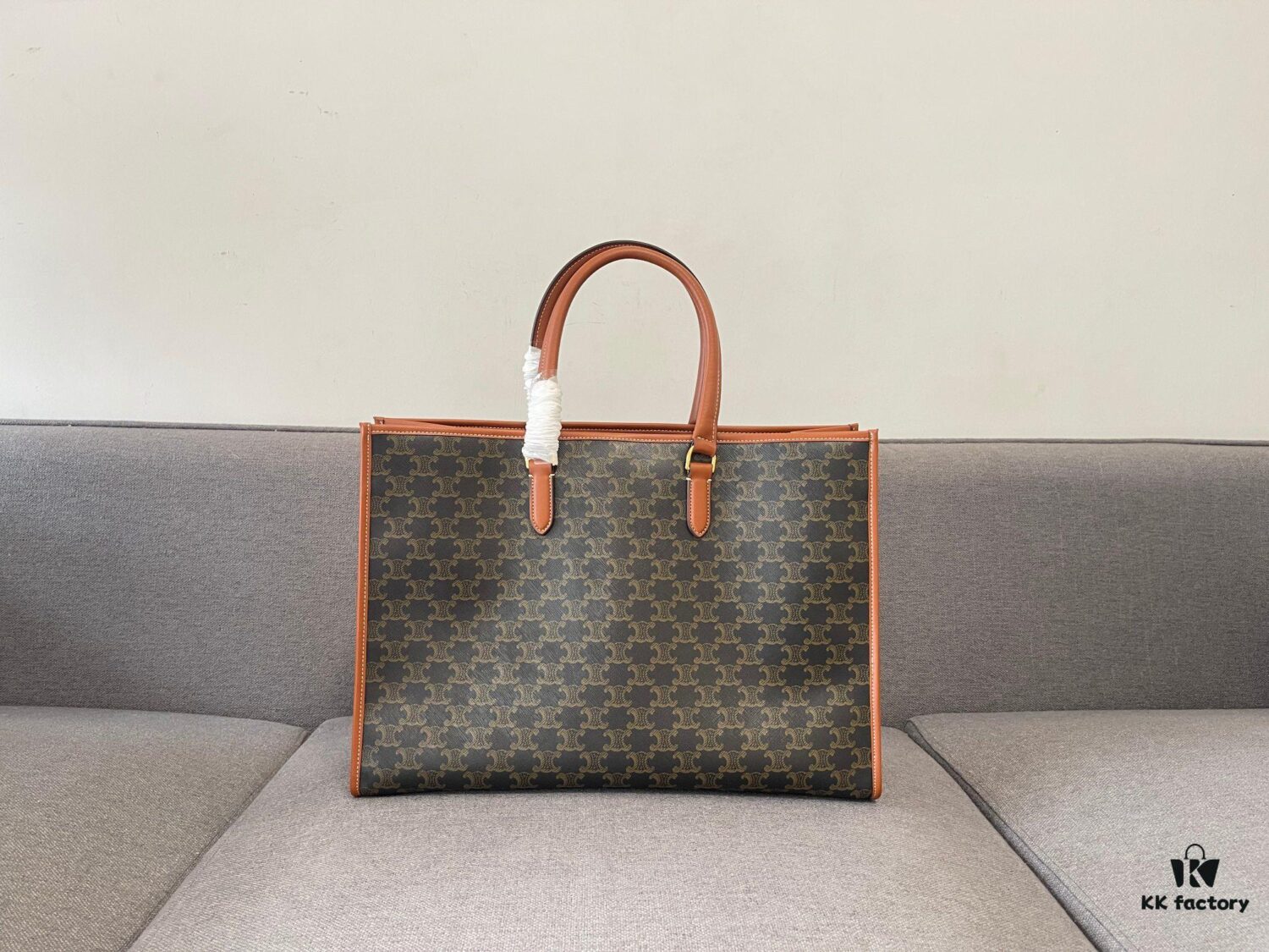 6930abbd6e68136f4d9acd5f Large CELENE TRIOMPHE Spring Horizontal CABAS Tote Bag, Versatile Classic Triumph Monogram Series, Stylish and Durable Calfskin & PVC Tote, Must-Have for Fashion Enthusiasts