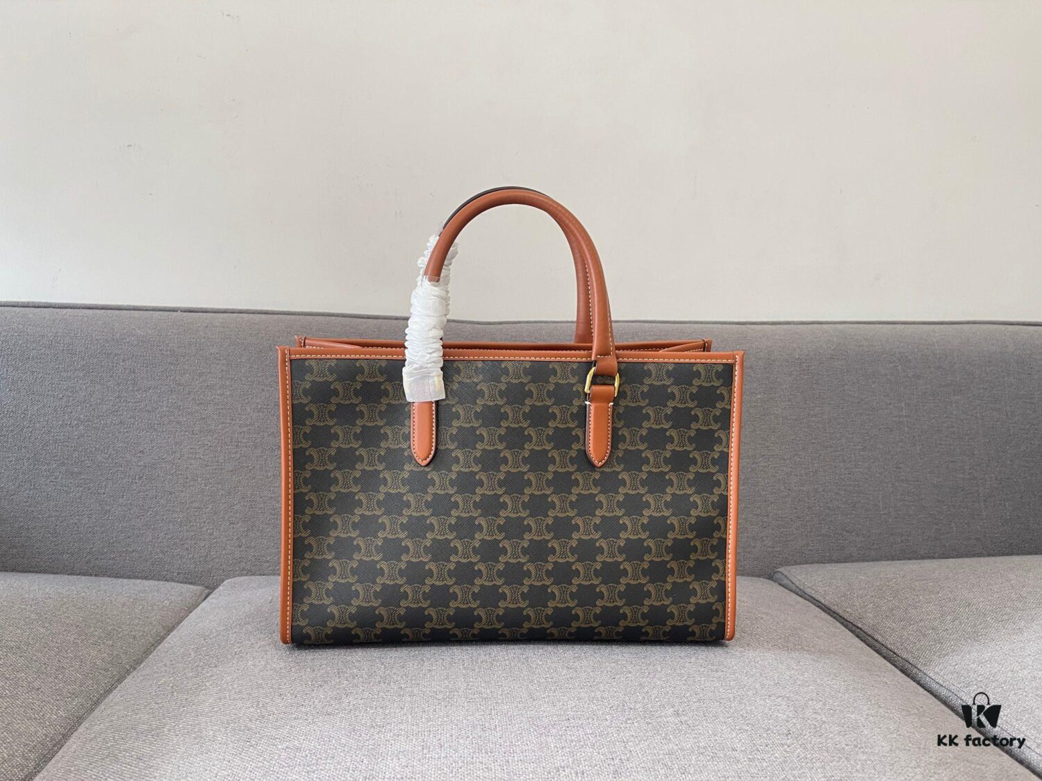 6930abc16e68136f4d9acd67 Small CELINE Spring-Summer Horizontal CABAS Tote Bag, Versatile and Stylish, Newly Released Compact Size | Classic Triumph Monogram Collection, Unisex Design, Highly Recommended by Bloggers and Celebrities
