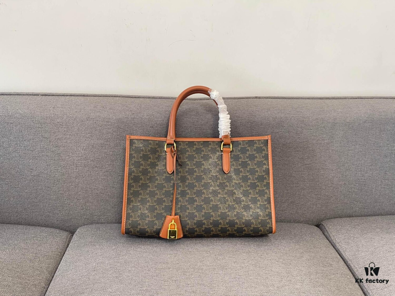 6930abc26e68136f4d9acd68 Small CELINE Spring-Summer Horizontal CABAS Tote Bag, Versatile and Stylish, Newly Released Compact Size | Classic Triumph Monogram Collection, Unisex Design, Highly Recommended by Bloggers and Celebrities