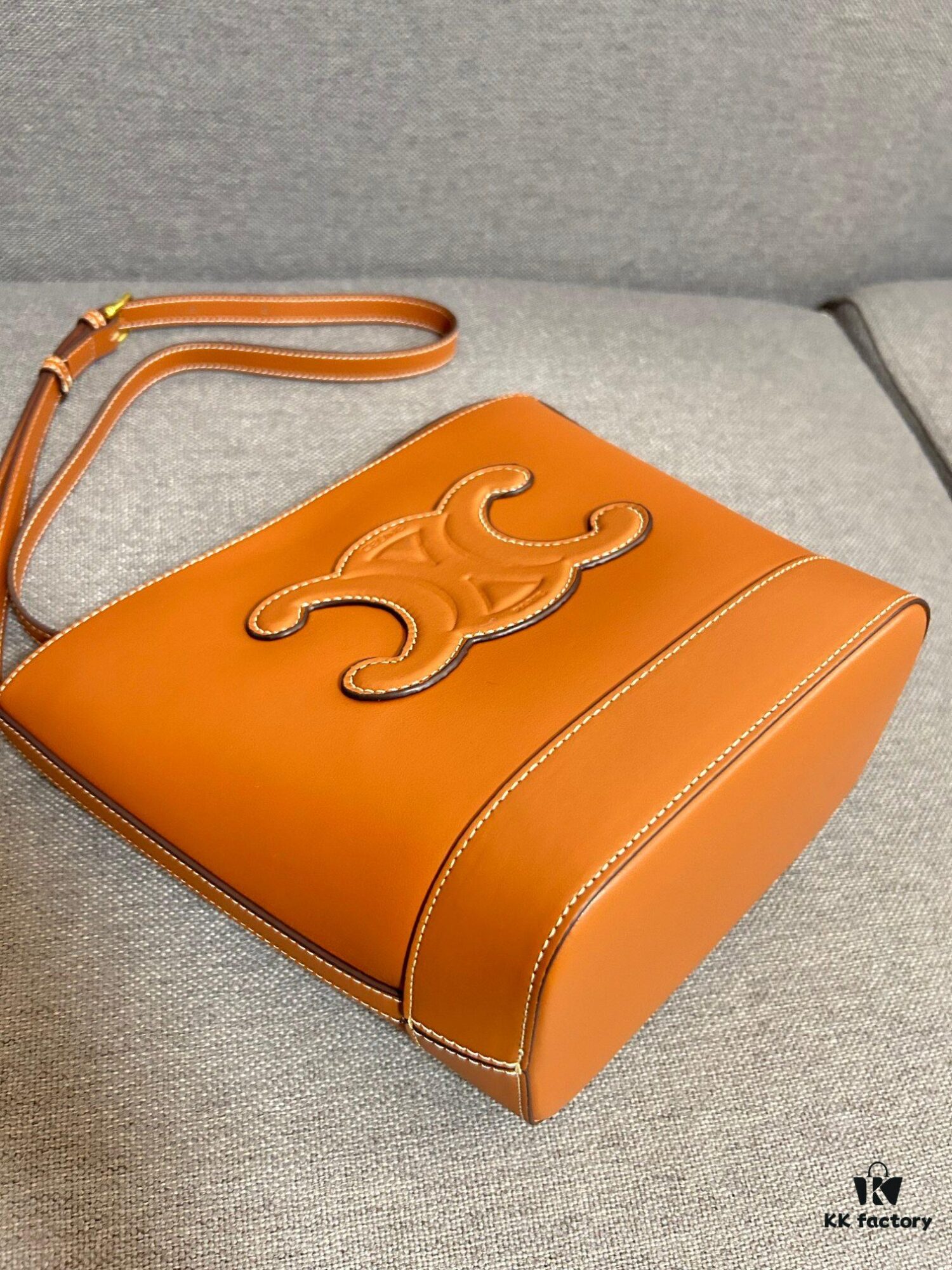 6930abd46e68136f4d9acd85 CELINE Spring Summer New Arrival CUIR Bucket Bag with Arc de Triomphe Embossed Logo, Sophisticated and Mature Design