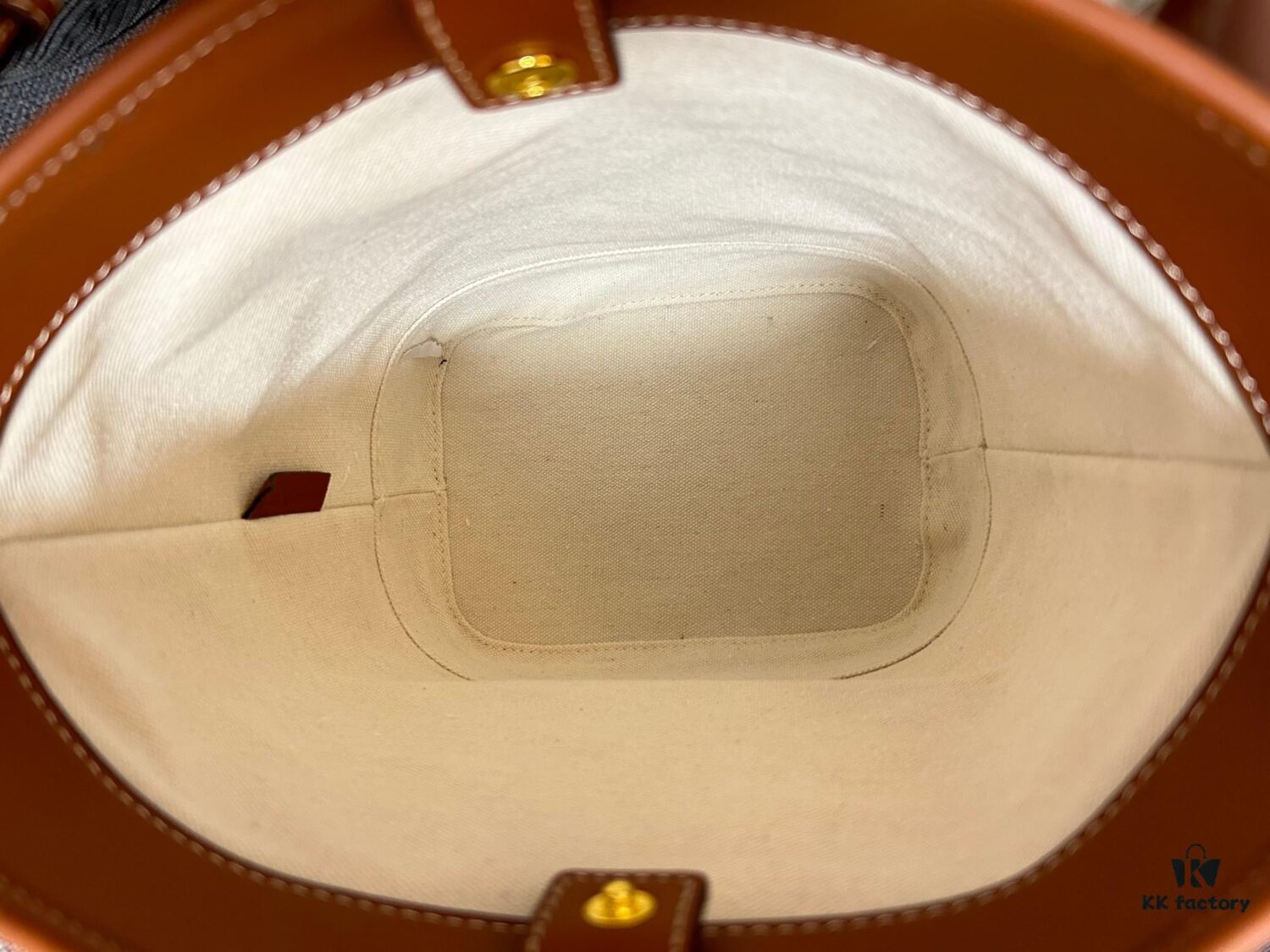 6930abdb6e68136f4d9acd8f CELINE Spring Summer New Arrival CUIR Bucket Bag with Arc de Triomphe 3D Logo, Sophisticated and Mature Design