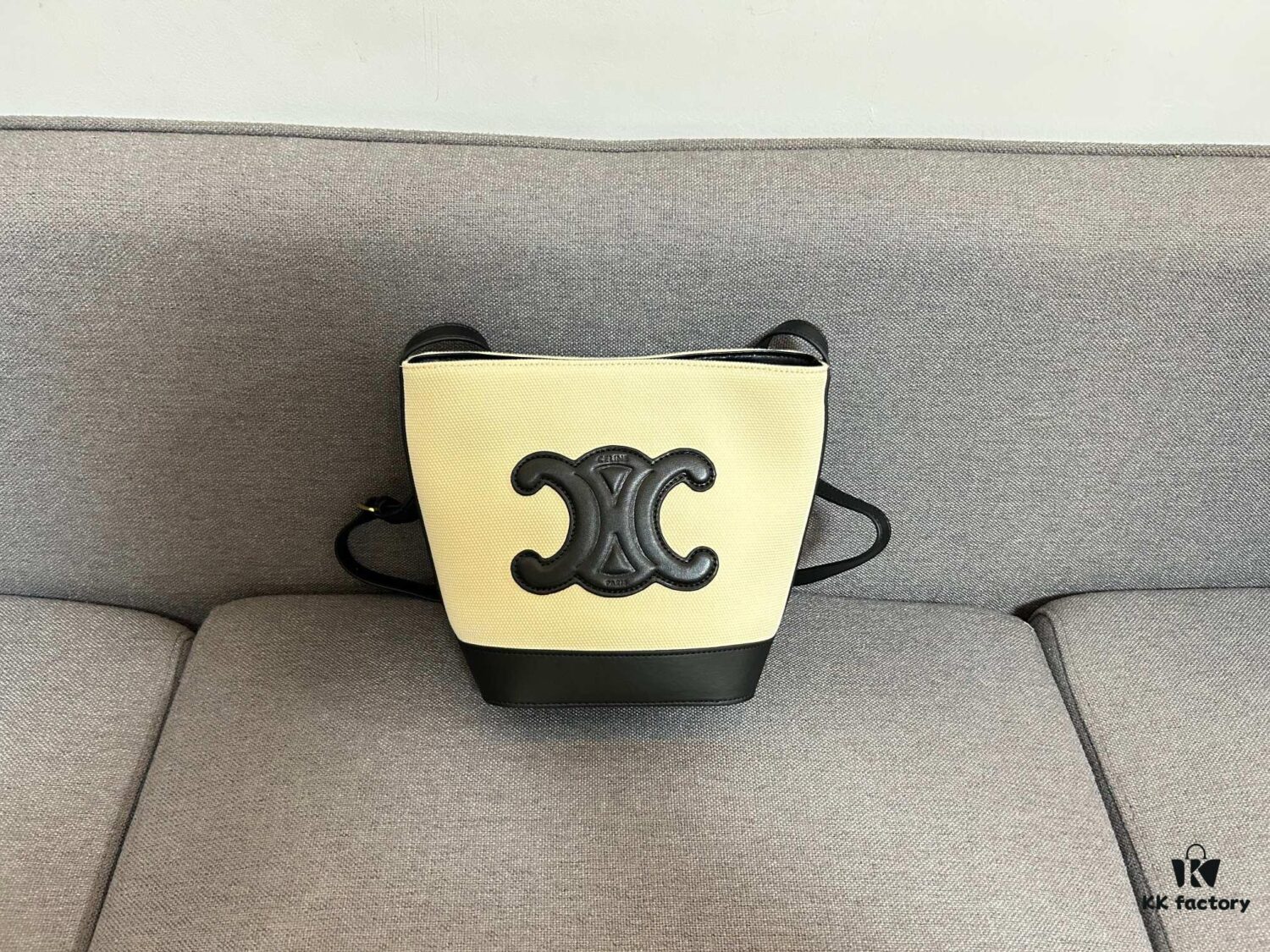 6930abe06e68136f4d9acd97 CELINE Spring Summer New Arrival CUIR Bucket Bag with Arc de Triomphe 3D Logo, Sophisticated and Mature Design
