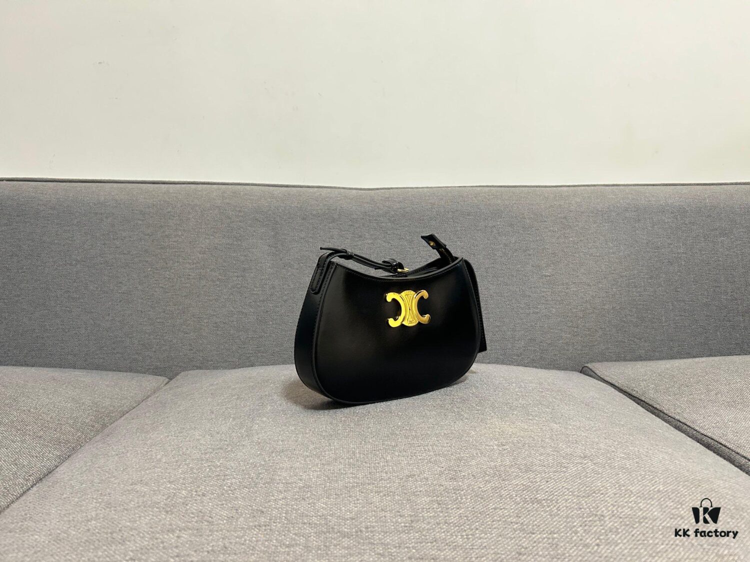 6930abed6e68136f4d9acdae CELINE Arc de Triomphe TILLY Signature Print Leather Handbag TRIOMPHE Canvas, Cowhide Leather Trim, Lambskin Lining, Gold-Tone Hardware, Sling or Crossbody Wear, Zip Closure, One Main Compartment, One Interior Flat Pocket, Adjustable Strap - Model No. 4233#, Size: 22cm