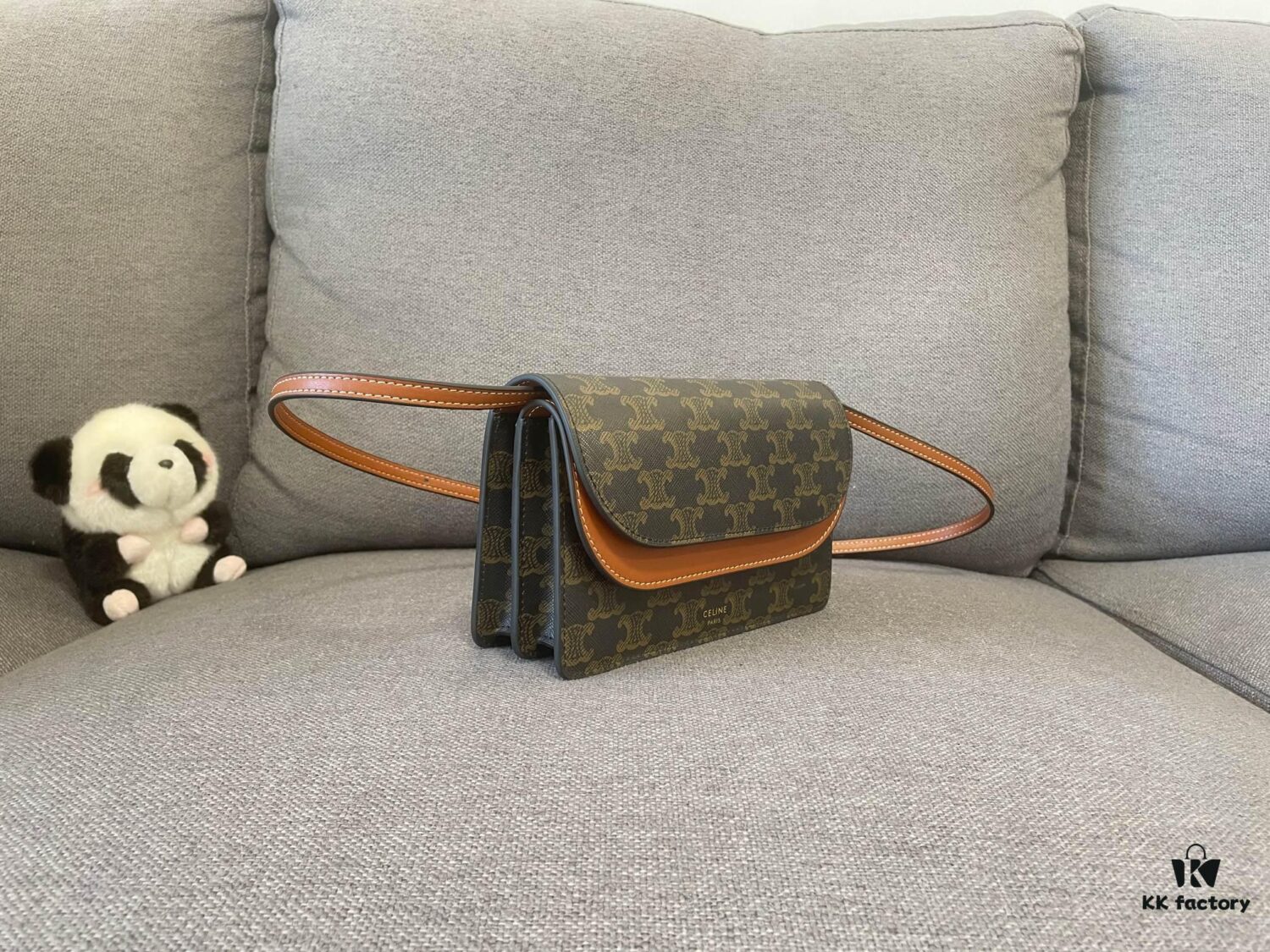 6930ac036e68136f4d9acdd2 CELINE Envelope Bag – Snap Closure Tri-Compartment Design, Everyday Versatile Essential