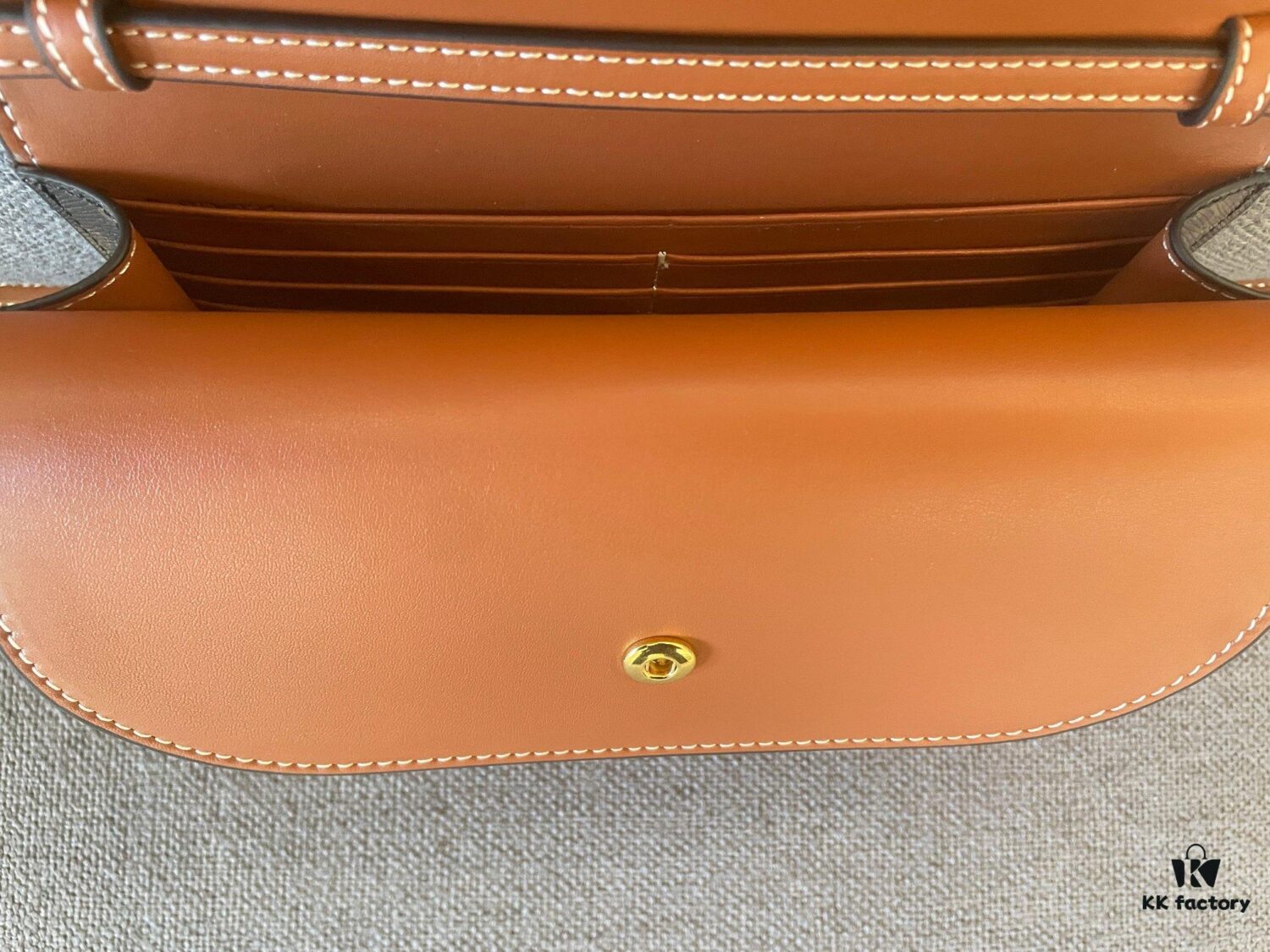 6930ac056e68136f4d9acdd9 CELINE Envelope Bag – Snap Closure Tri-Compartment Design, Everyday Versatile Essential