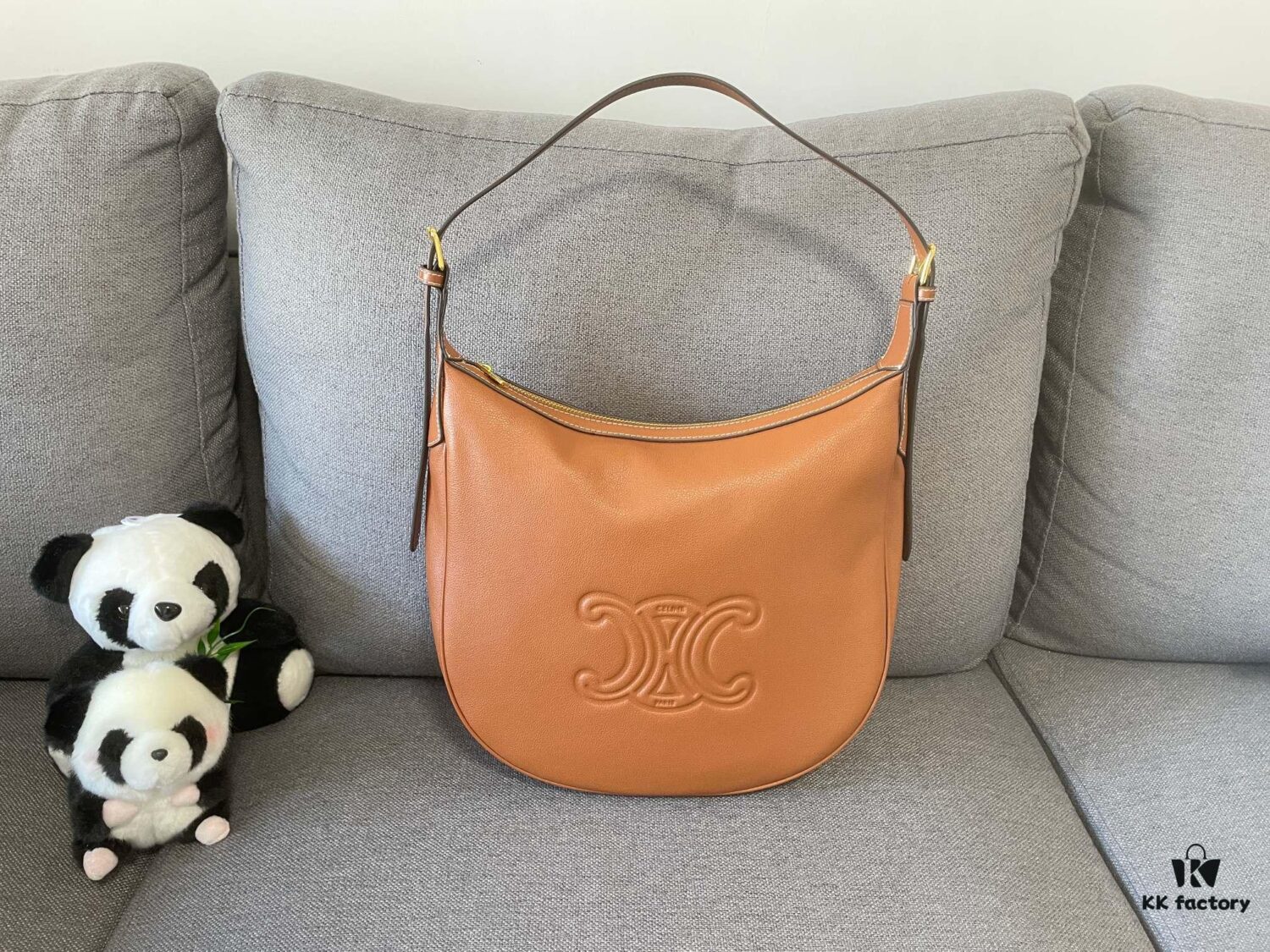 6930ac186e68136f4d9acdf8 New Arrival CELINE HELOISE HOBO Bag - Must-Have for Fall/Winter! Rounded, fluid silhouette reminiscent of an oversized AVA bag. Undeniably chic and quintessentially Celine – effortlessly French, stylish, and timeless. Spacious enough for short trips or daily use, combining elegance with practicality.