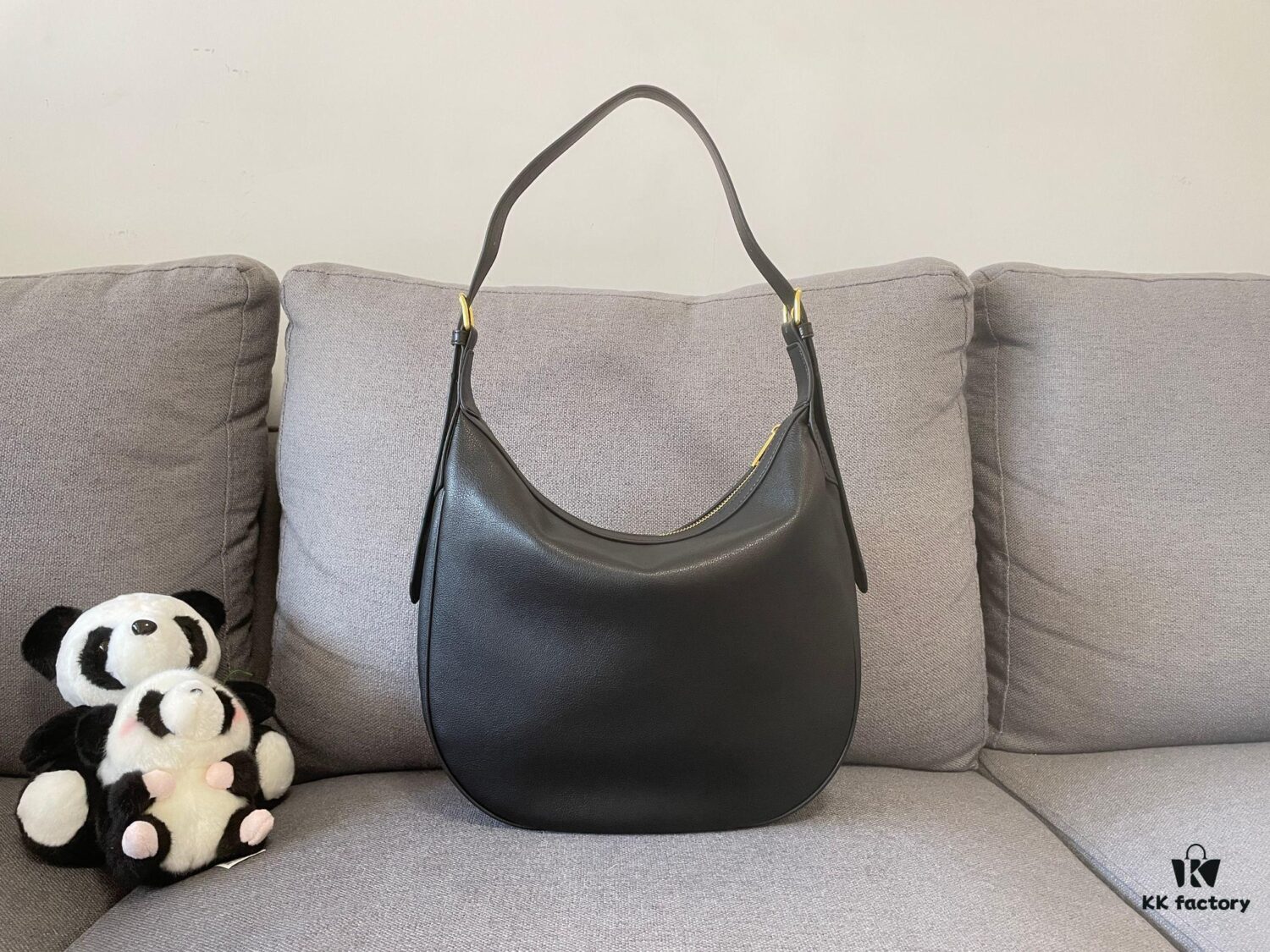 6930ac1d6e68136f4d9ace01 CELINE New Arrival HELOISE HOBO Shoulder Bag – Must-Have for Fall/Winter Collection!