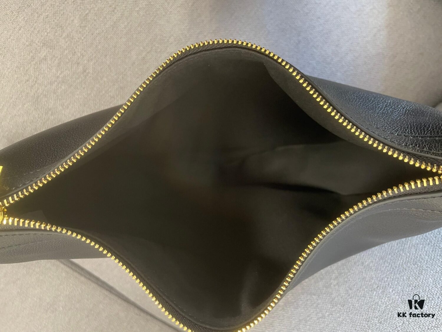 6930ac1f6e68136f4d9ace04 CELINE New Arrival HELOISE HOBO Shoulder Bag – Must-Have for Fall/Winter Collection!