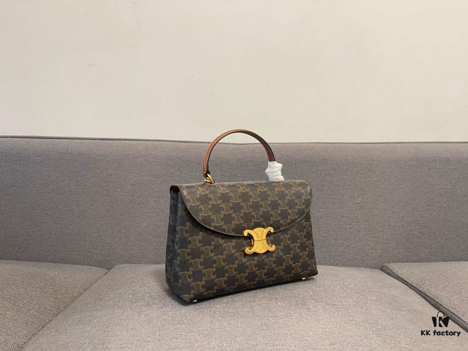 New Arrival A CELINE Arc de Triomphe Kelly Bag, New Design Arc de Triomphe Tote, Exuding Elegance, Simple and Refined Silhouette Showcasing a Polished Style and Pure Aesthetic
