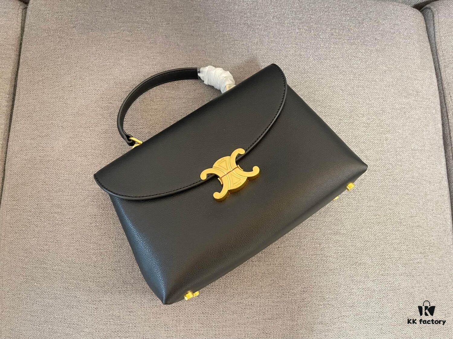 6930ac296e68136f4d9ace15 New Arrival A CELINE Arc de Triomphe Kelly Bag, New Design with Triumphal Arch Closure, Exuding Elegance