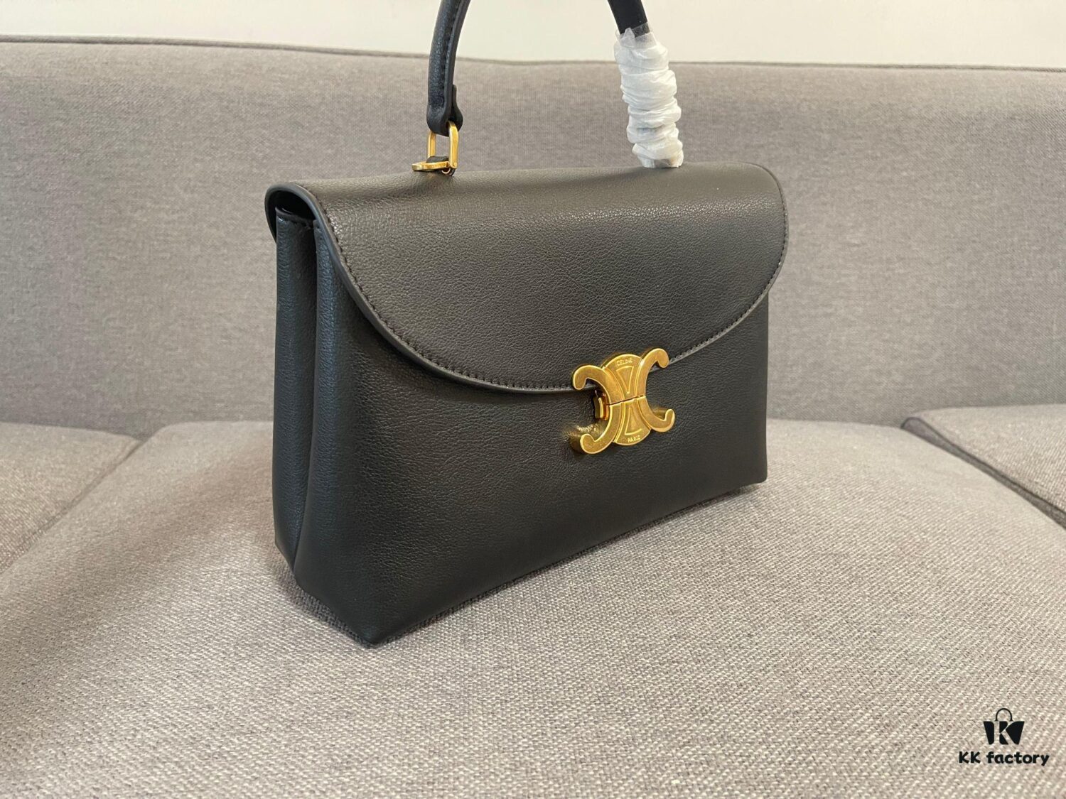 6930ac2b6e68136f4d9ace17 New Arrival A CELINE Arc de Triomphe Kelly Bag, New Design with Triumphal Arch Closure, Exuding Elegance
