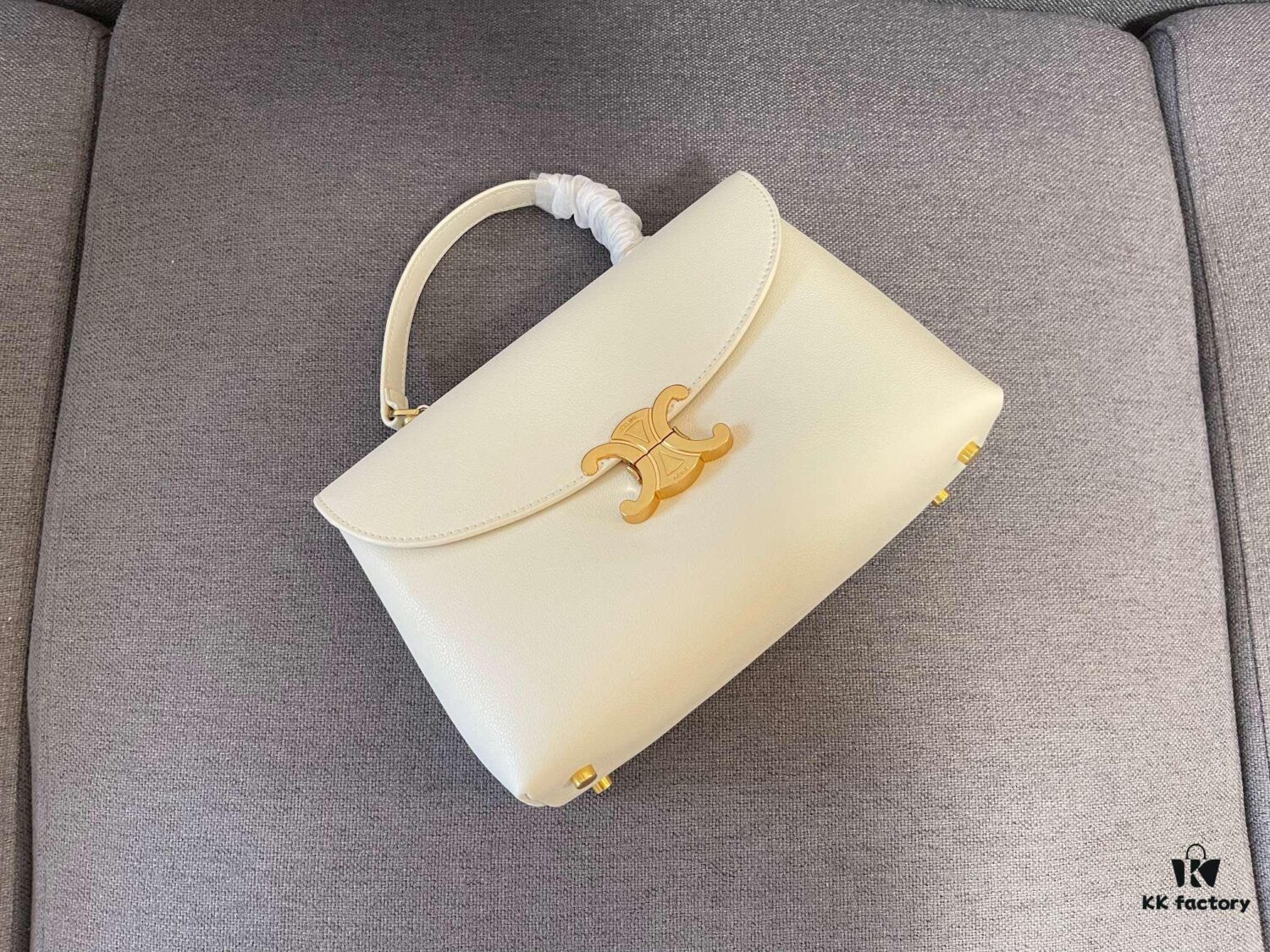 6930ac2e6e68136f4d9ace1c New Arrival A CELINE Arc de Triomphe Kelly Bag, New Design with Triumphal Arch Closure, Exuding Elegance