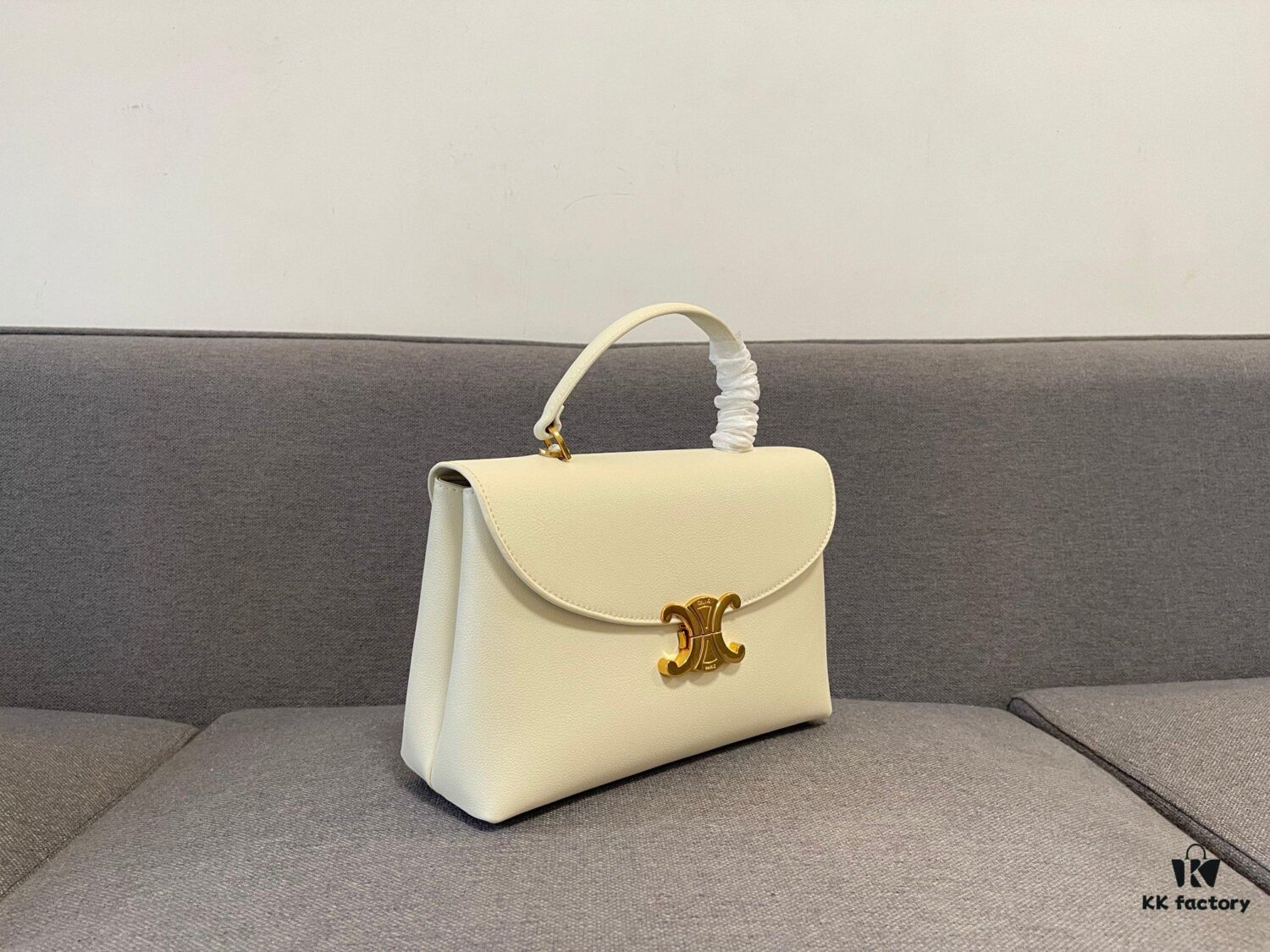 6930ac2f6e68136f4d9ace1f New Arrival A CELINE Arc de Triomphe Kelly Bag, New Design with Triumphal Arch Closure, Exuding Elegance