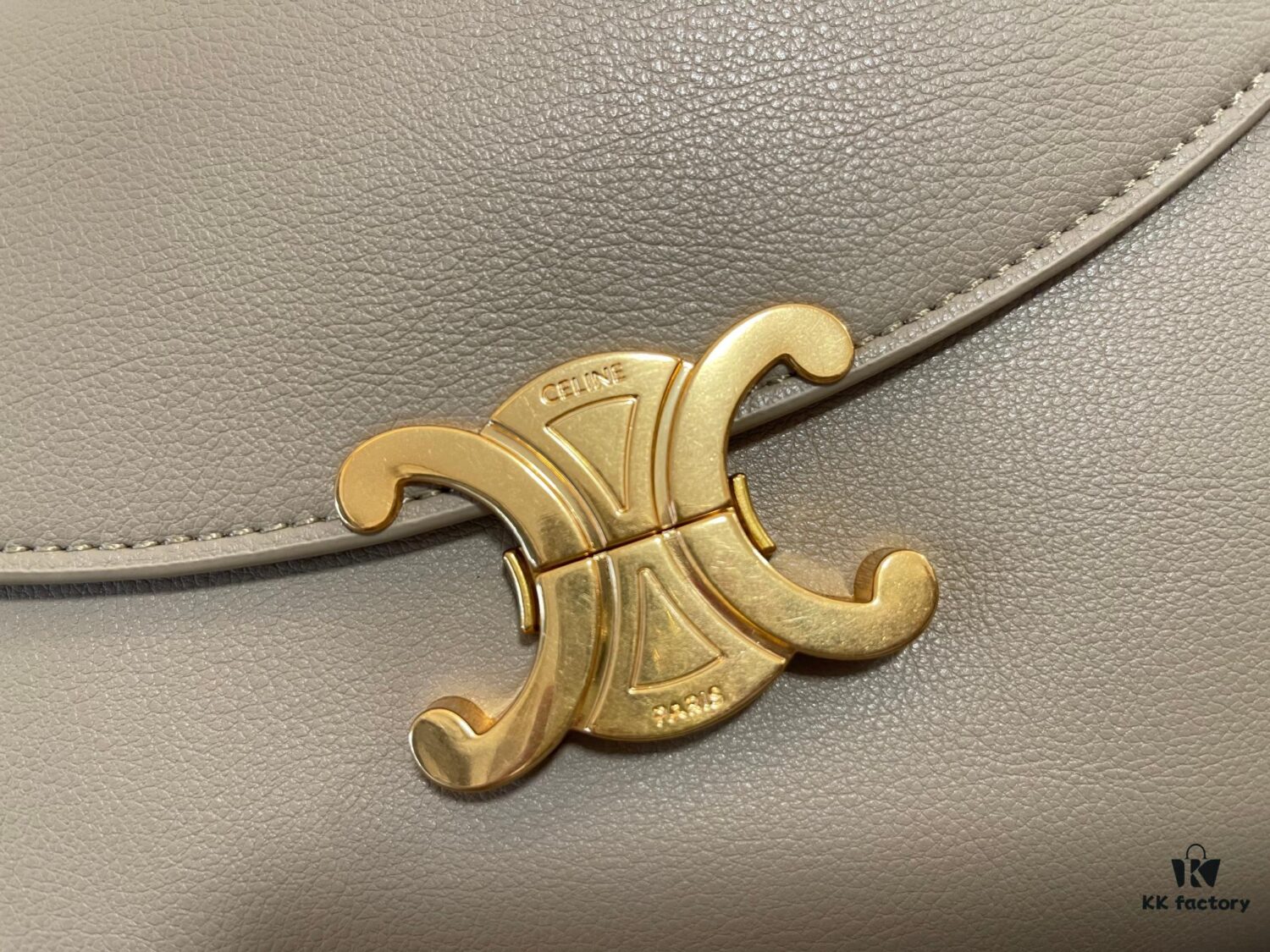 6930ac3b6e68136f4d9ace2f New Arrival A CELINE Arc de Triomphe Kelly Handbag, New Design with Arc de Triomphe Closure, Exuding Elegance