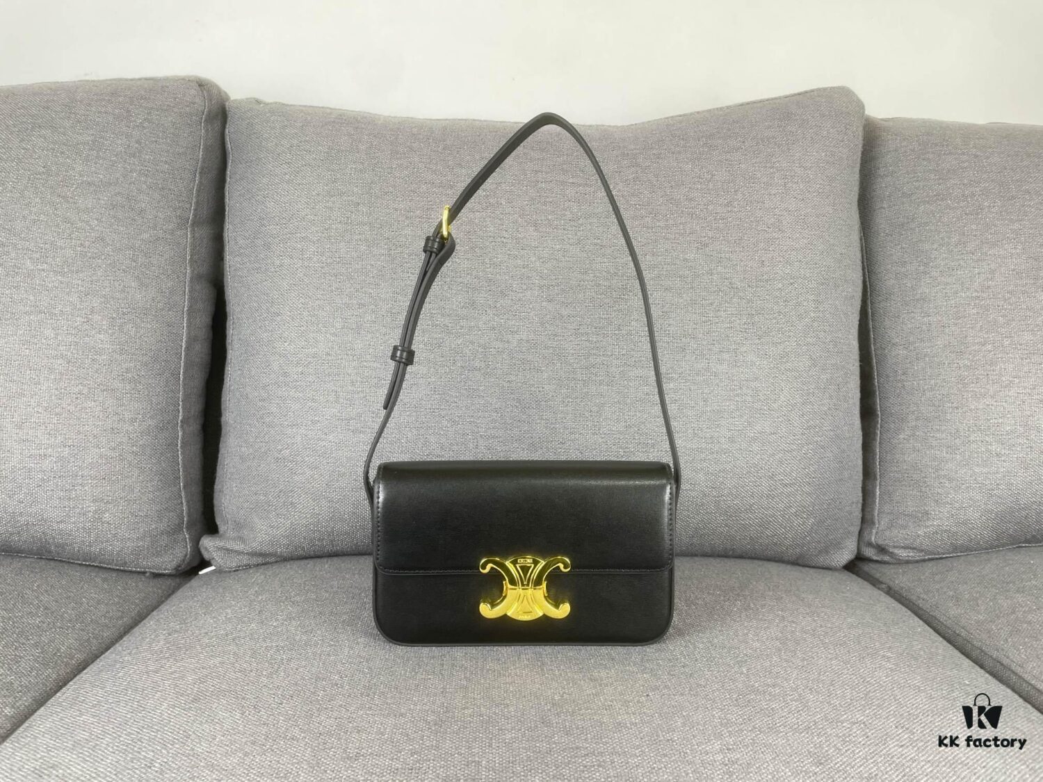 6930ac4d6e68136f4d9ace50 CELINE New Triomphe Arch of Triumph Underarm Bag, Spring-Summer Limited Edition