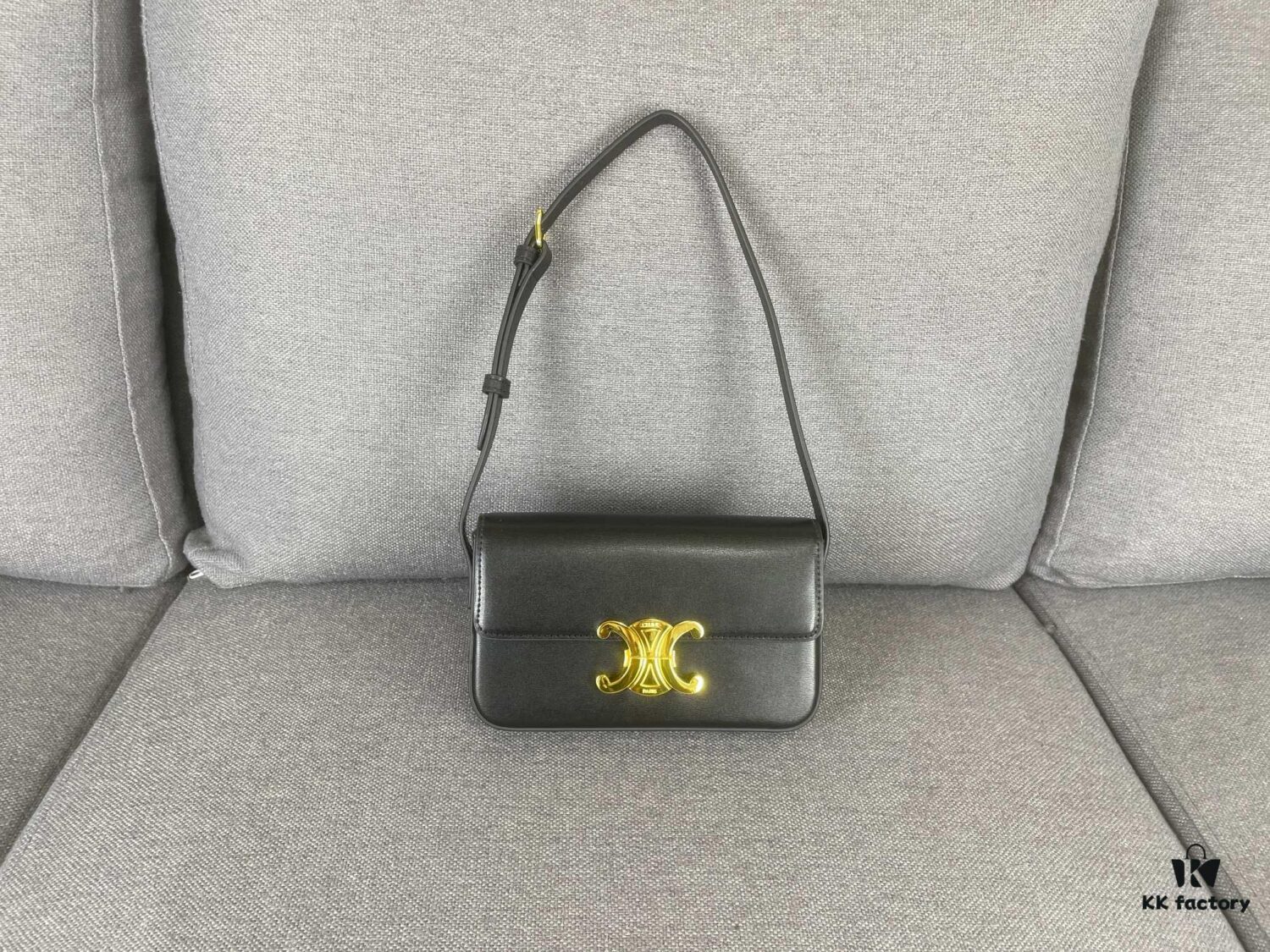 6930ac506e68136f4d9ace53 CELINE New Triomphe Arch of Triumph Underarm Bag, Spring-Summer Limited Edition
