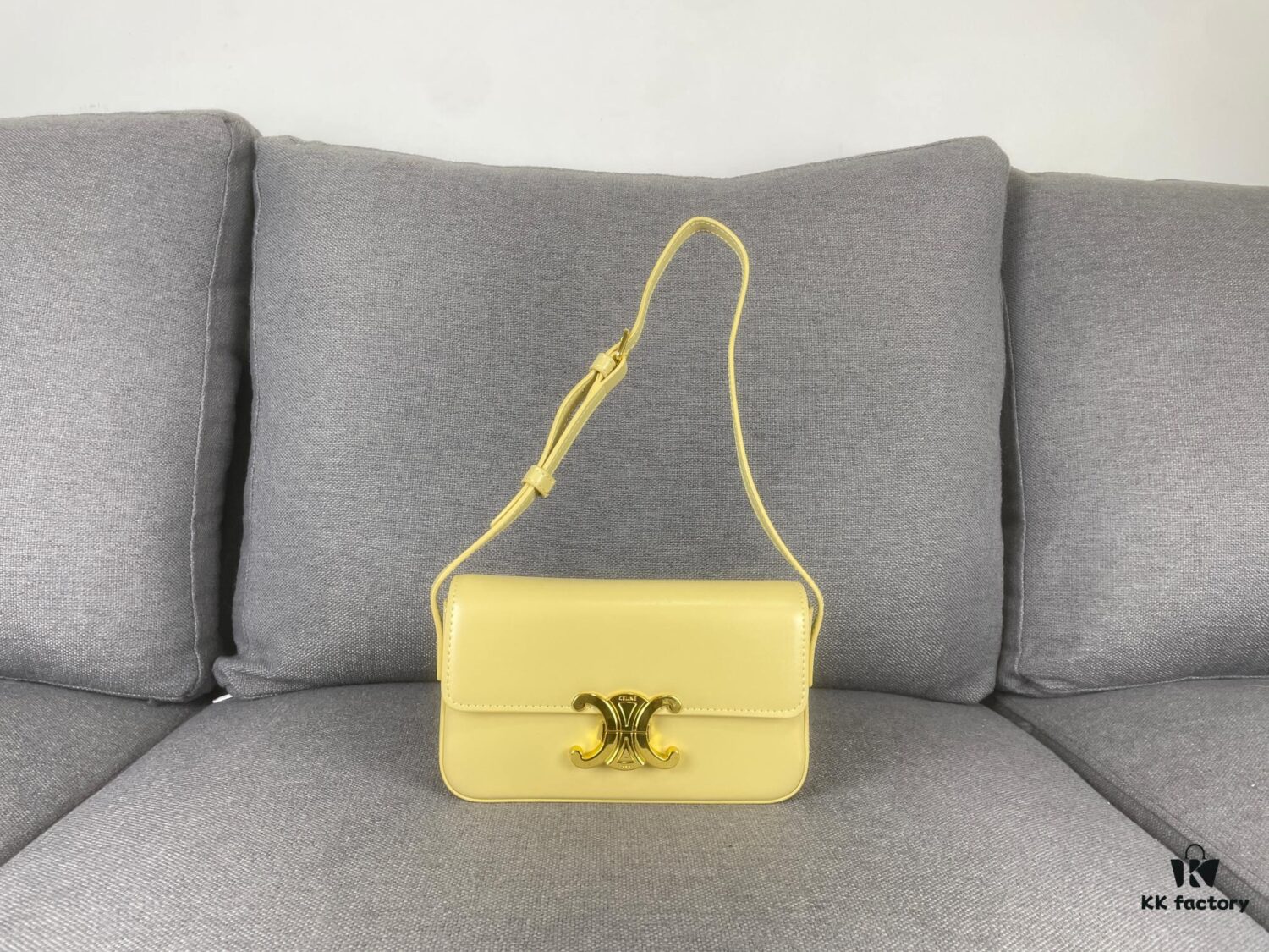 6930ac526e68136f4d9ace57 CELINE New Triomphe Arch of Triumph Underarm Bag Spring Summer Limited Edition