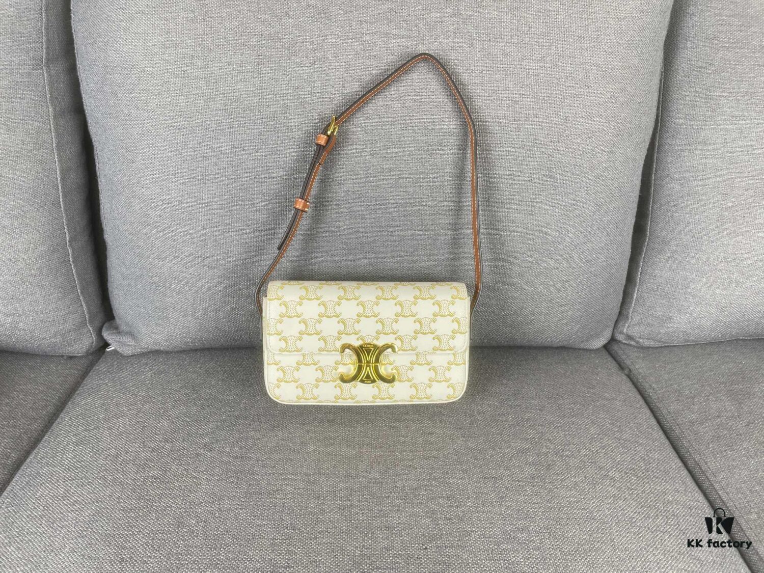 6930ac706e68136f4d9ace8b CELINE Brand New Triomphe Arc de Triomphe Underarm Bag, Limited Spring-Summer Edition
