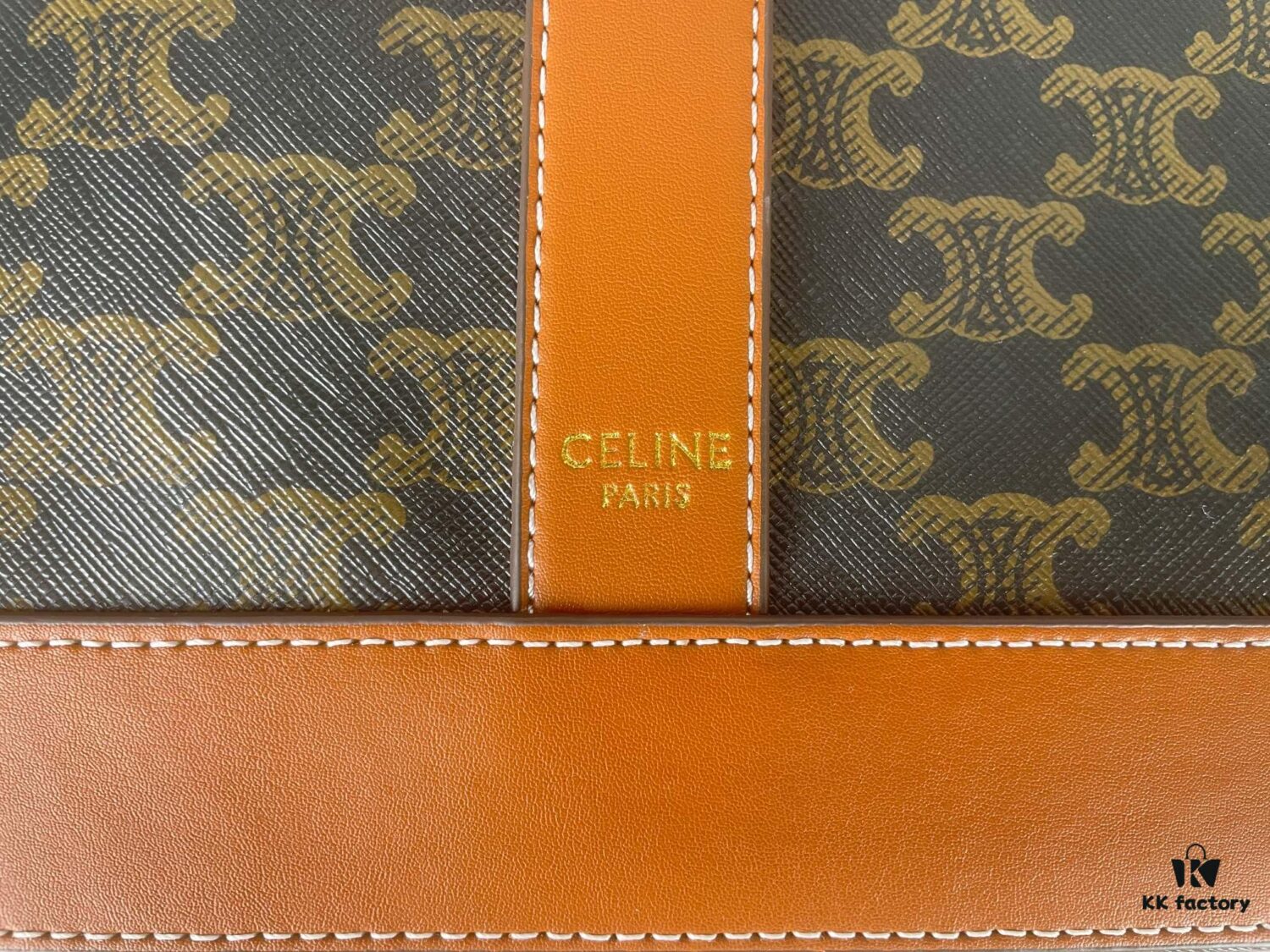6930ac766e68136f4d9ace95 TRIOMPHE CANVAS Handbag 🐕. 🆕 Fall/Winter CELINE New CABAS Medium Signature Print Calfskin Leather Handbag, calfskin leather trim combined with classic monogram woven fabric, can be carried by shoulder or hand-held, snap button closure, featuring 1 main compartment and 1 inner zip pocket. Stylish and practical design fits standard tablets and laptops 🧑💻. Ideal for commuting, daily use, and travel 🫶🏻🫶🏻. Model No.: 3122# Size: 31x17x31.5