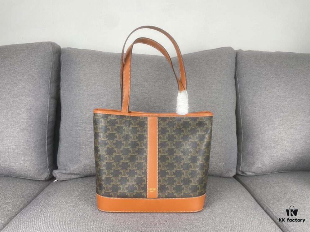 6930ac776e68136f4d9ace97 TRIOMPHE CANVAS Handbag. New Autumn-Winter CELINE CABAS Small Logo-Print Calfskin Leather Bag