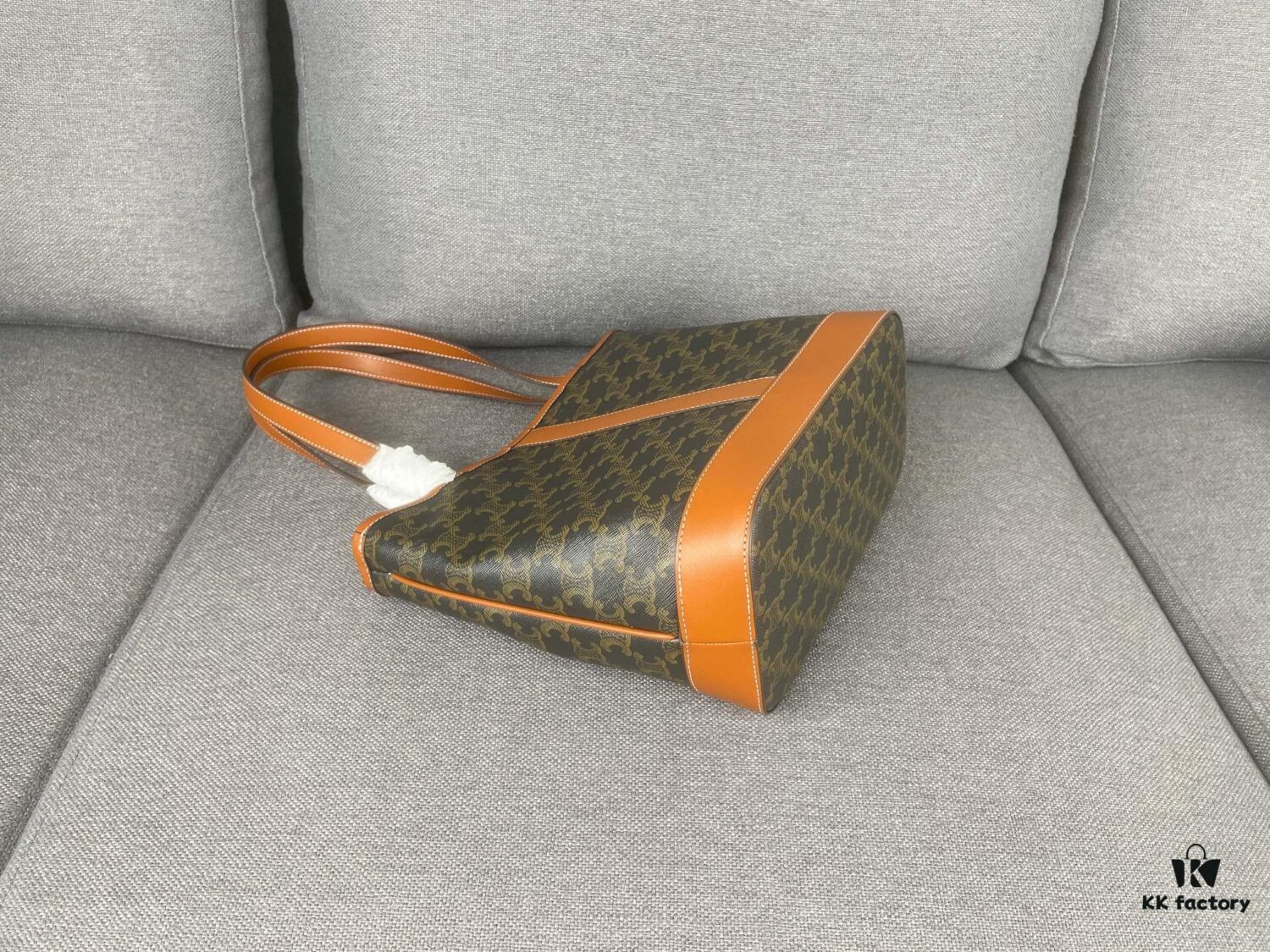 TRIOMPHE CANVAS Handbag. New Autumn-Winter CELINE CABAS Small Logo-Print Calfskin Leather Bag