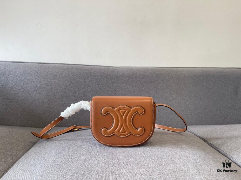 6930ac906e68136f4d9acebf CELINE FOLCO Saddle Bag - New Arrival