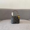 6930acae6e68136f4d9acef0 CELINE | New BOX TRIOMPHE Elegant Retro Bag with Iconic Triumph Arch Logo Closure